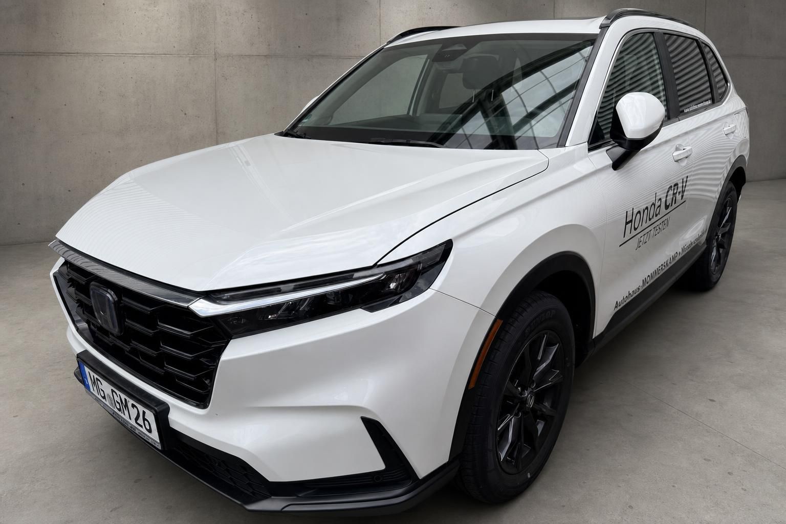 Honda CR-V weiß Seitenansicht schräg vorne SUV