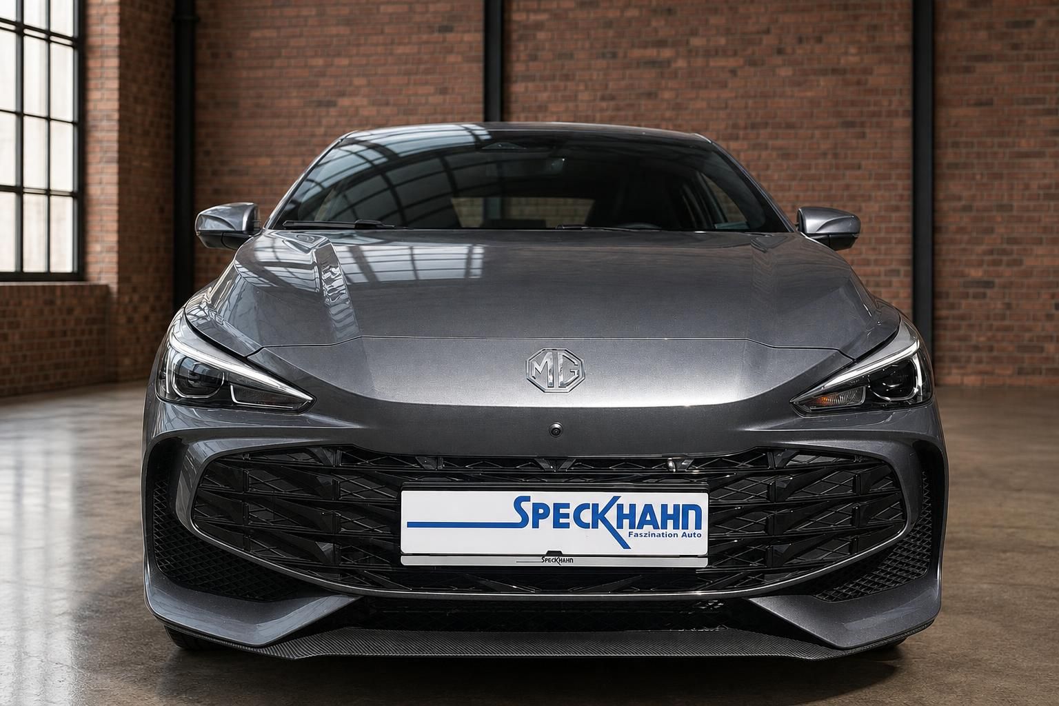 MG Limousine Frontalansicht mit Speckhahn Kennzeichenhalter