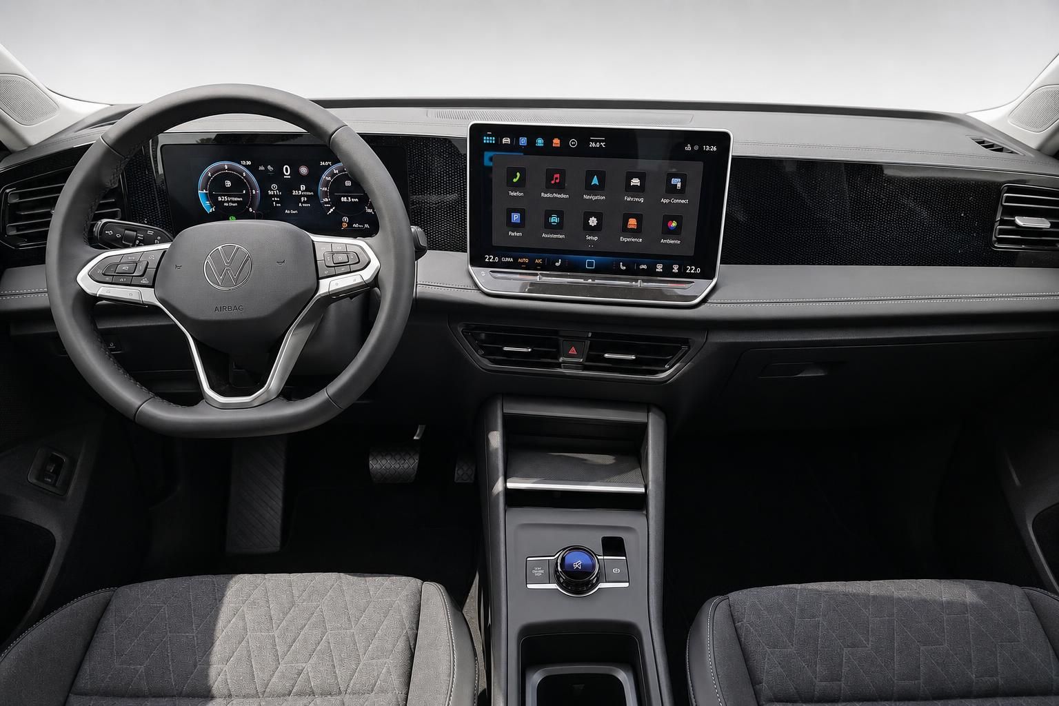 VW Tiguan Cockpit mit Lenkrad und digitalem Display Innenansicht