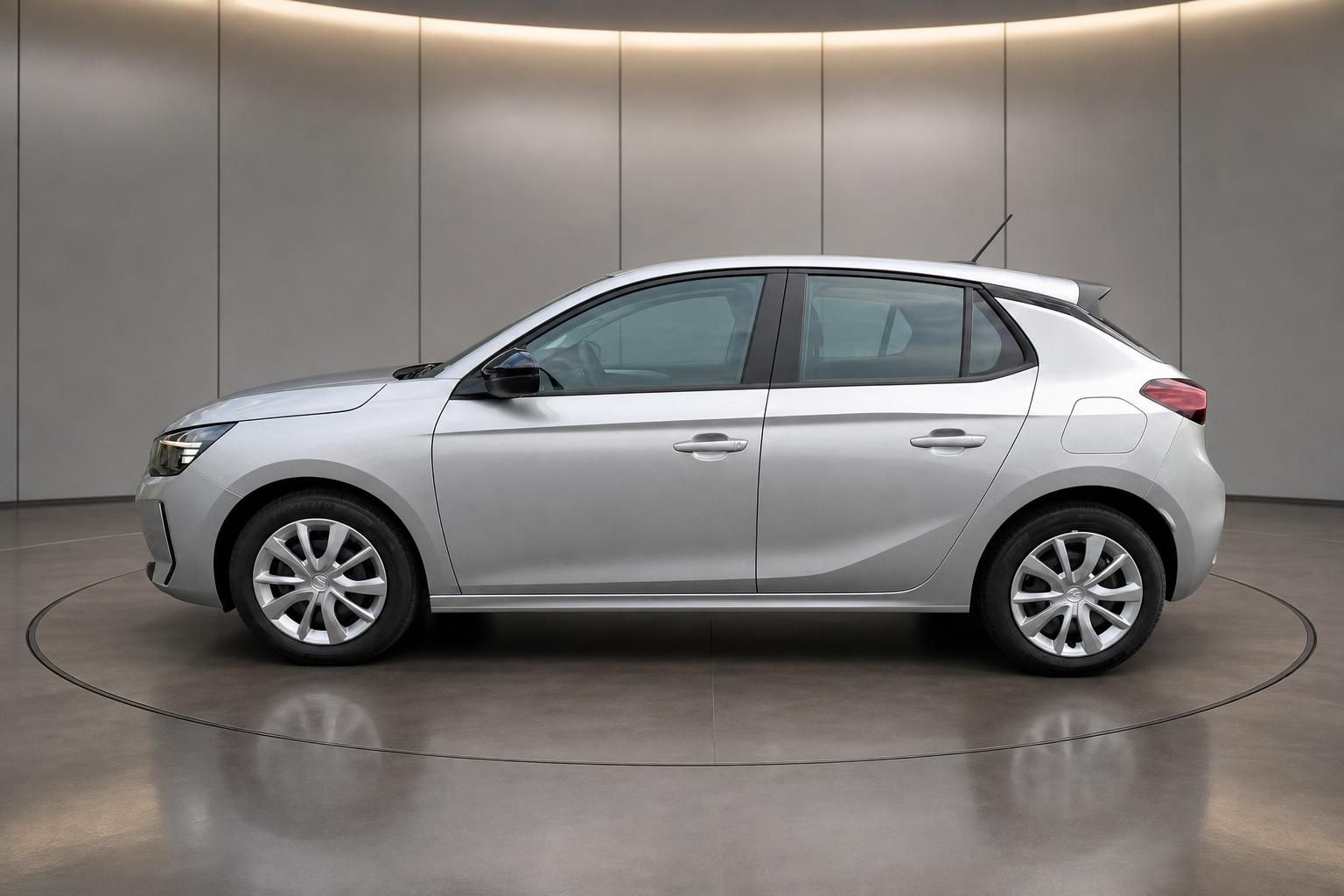 Opel Corsa silber Seitenansicht mit Leichtmetallfelgen