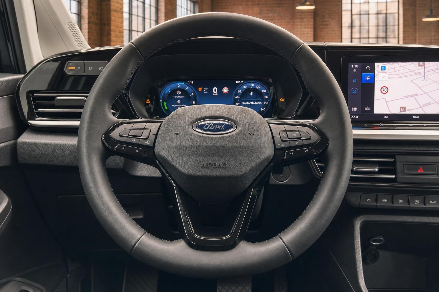 Ford Lenkrad Nahaufnahme mit Bedienelementen und Infotainment Display