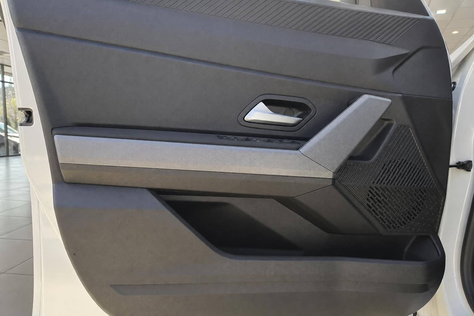 Dacia Türverkleidung mit Armauflage, Türgriff und Staufach in grau-schwarzem Design