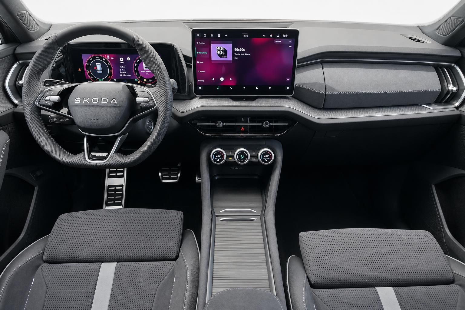Skoda Cockpit mit Lenkrad, Digitaltacho und Infotainment-Display im Detail