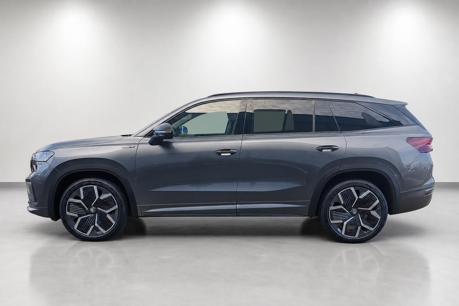 Skoda Kodiaq grau Seitenansicht SUV im Studio