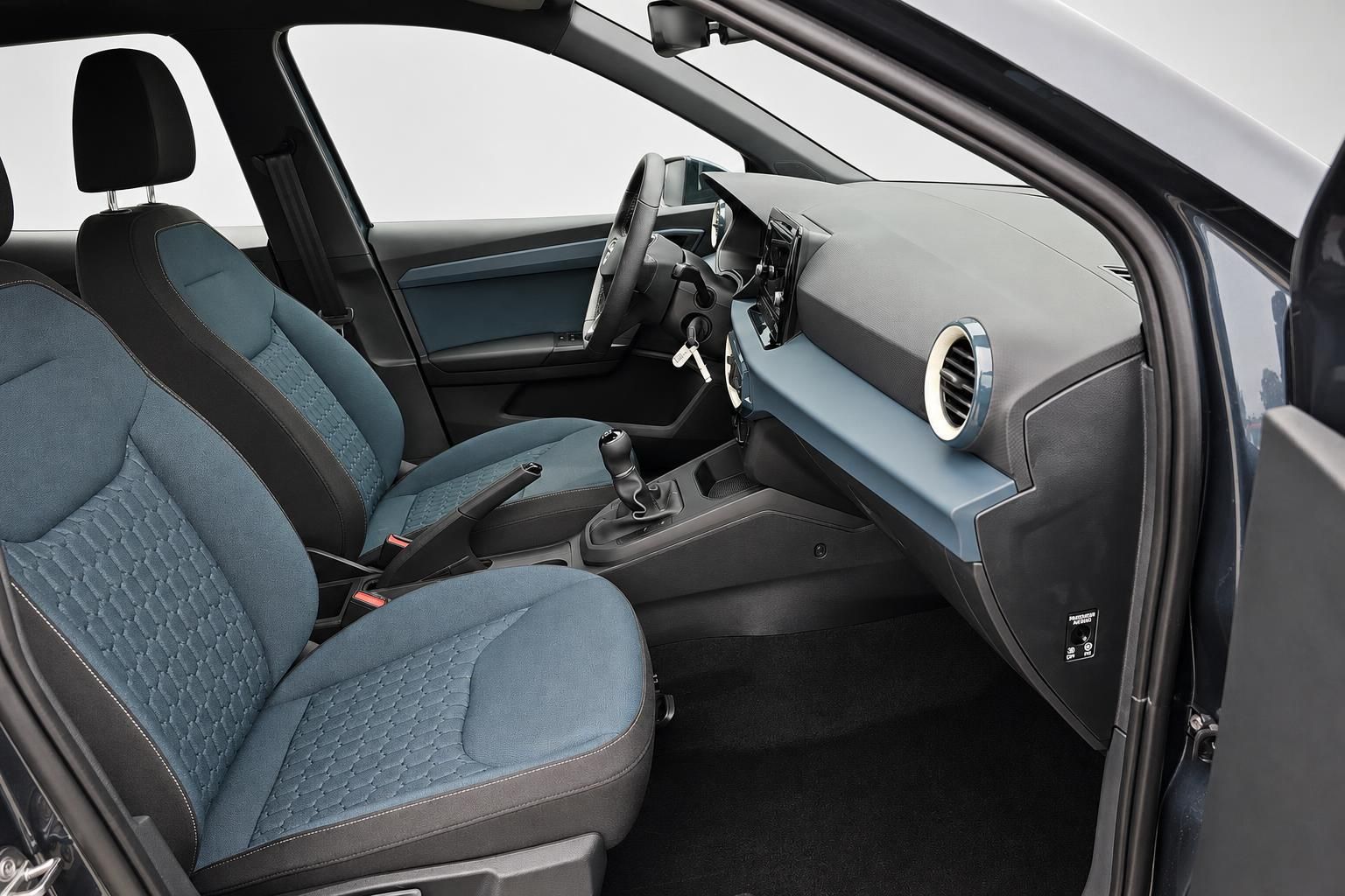 Seat Innenraum Fahrersitz und Armaturenbrett in Blau-Grau