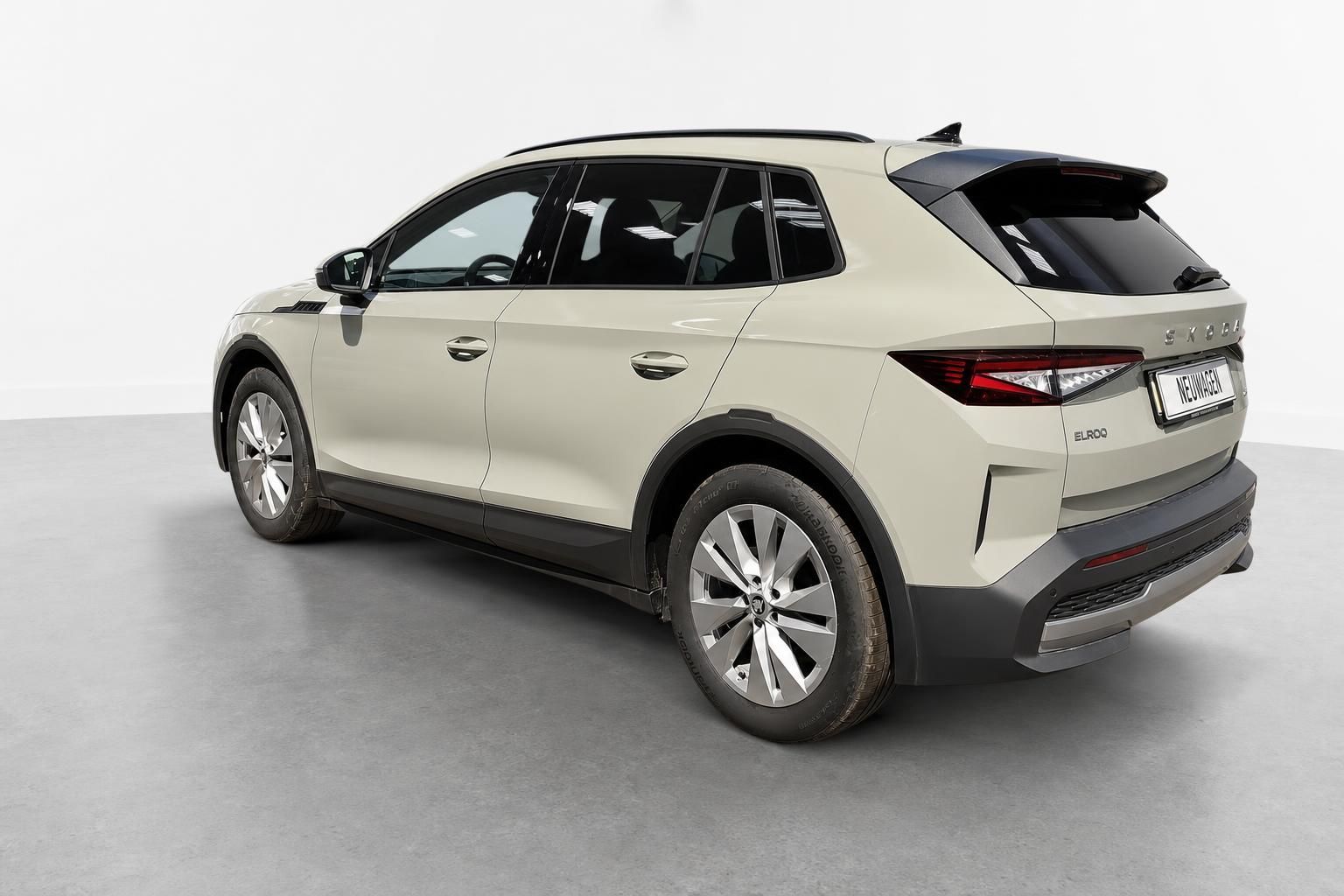 Skoda Elroq Neuwagen, Heckansicht schraeg von hinten