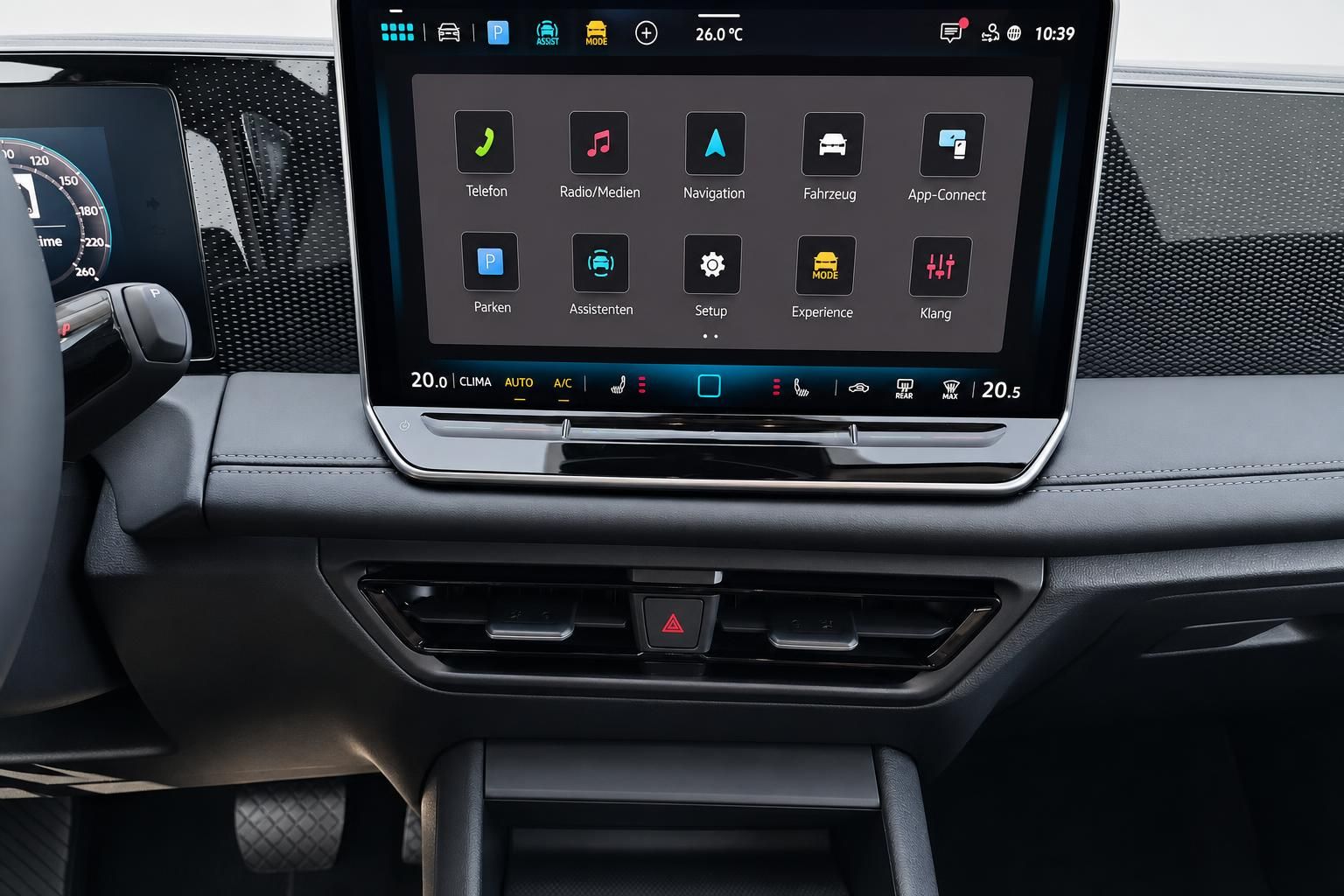 VW Cockpit Detailansicht mit Touchscreen Infotainment und Klimabedienung