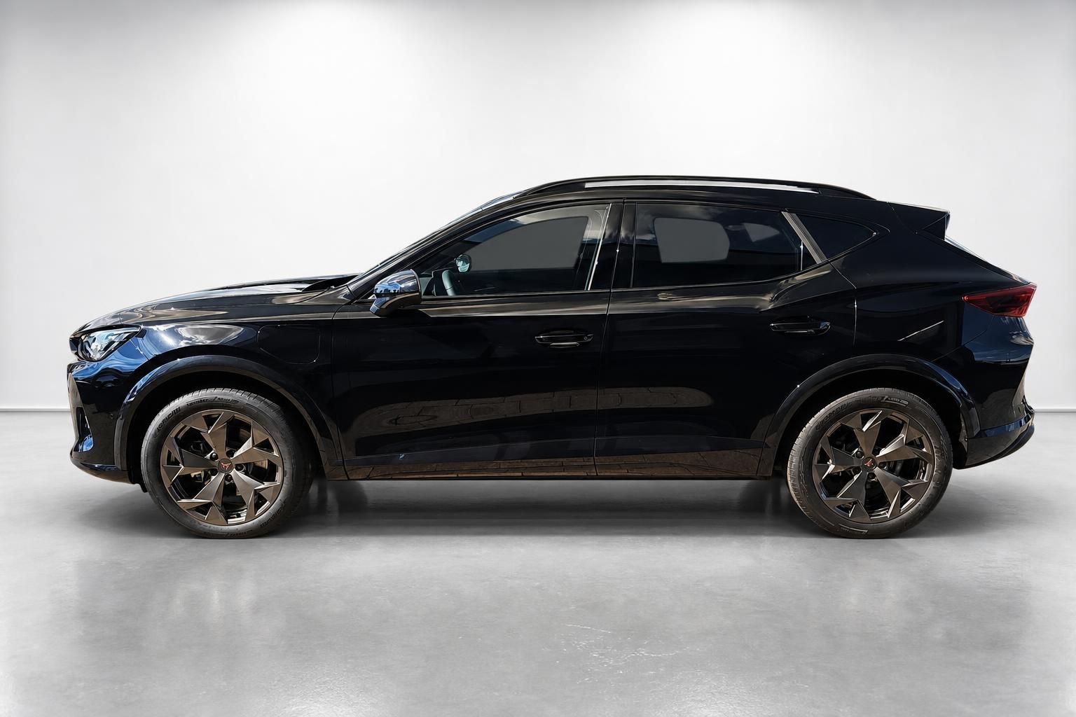 Cupra Formentor schwarz Seitenansicht Felgen Studio
