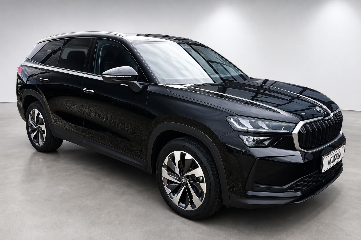 Skoda Kodiaq schwarz Frontansicht schraeg SUV