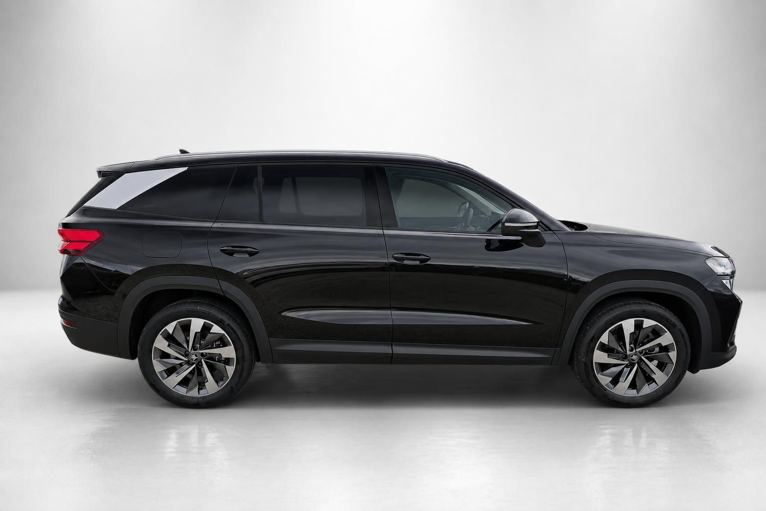 Skoda Kodiaq schwarz Seitenansicht SUV Studio