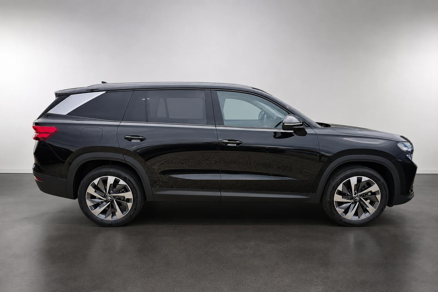 Skoda Kodiaq schwarz Seitenprofil SUV Neuwagen
