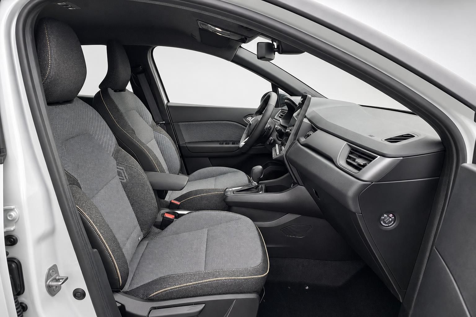 Renault Captur Innenraum Vordersitze und Armaturenbrett Detailansicht