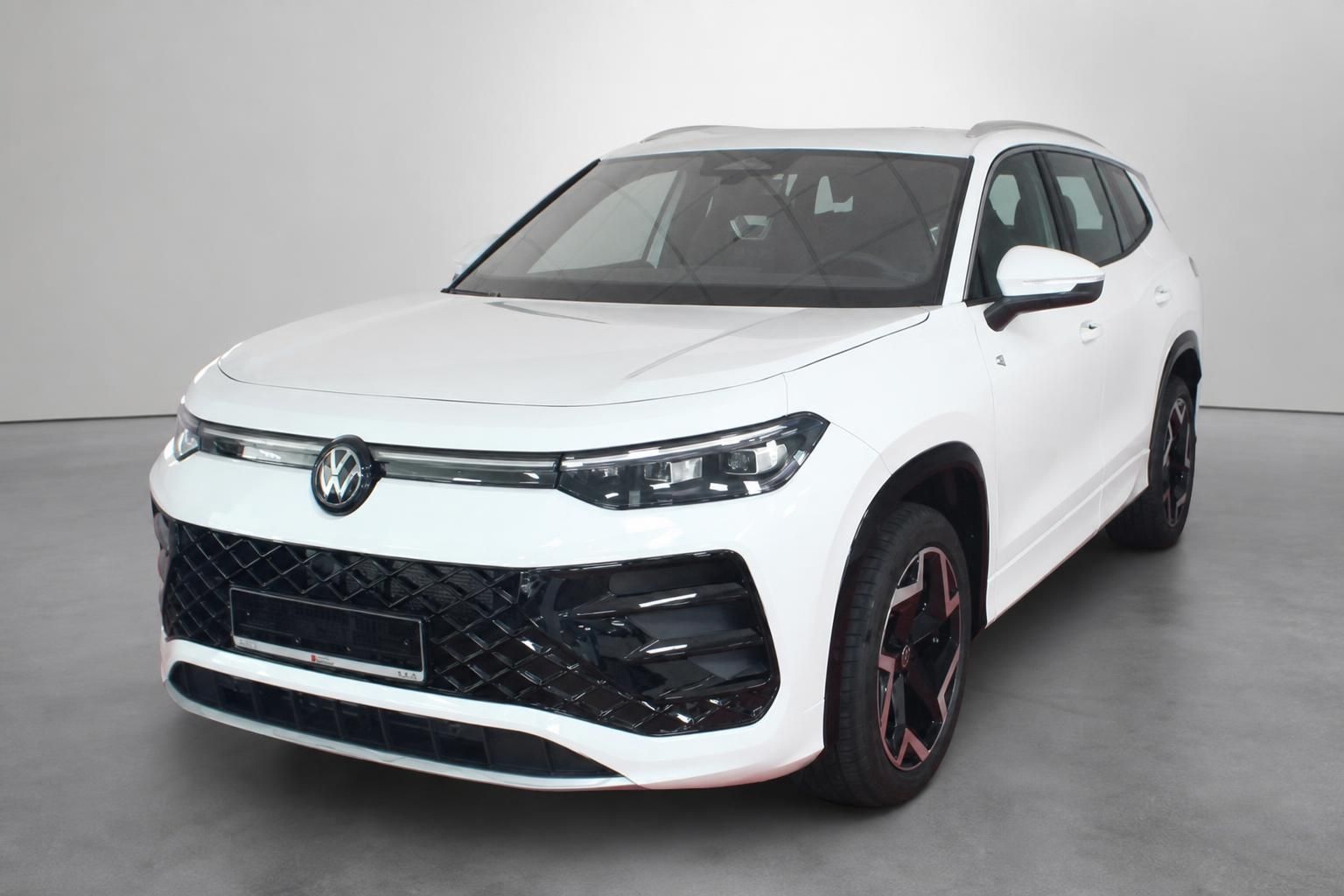 VW Tayron weiss Frontansicht Studioaufnahme