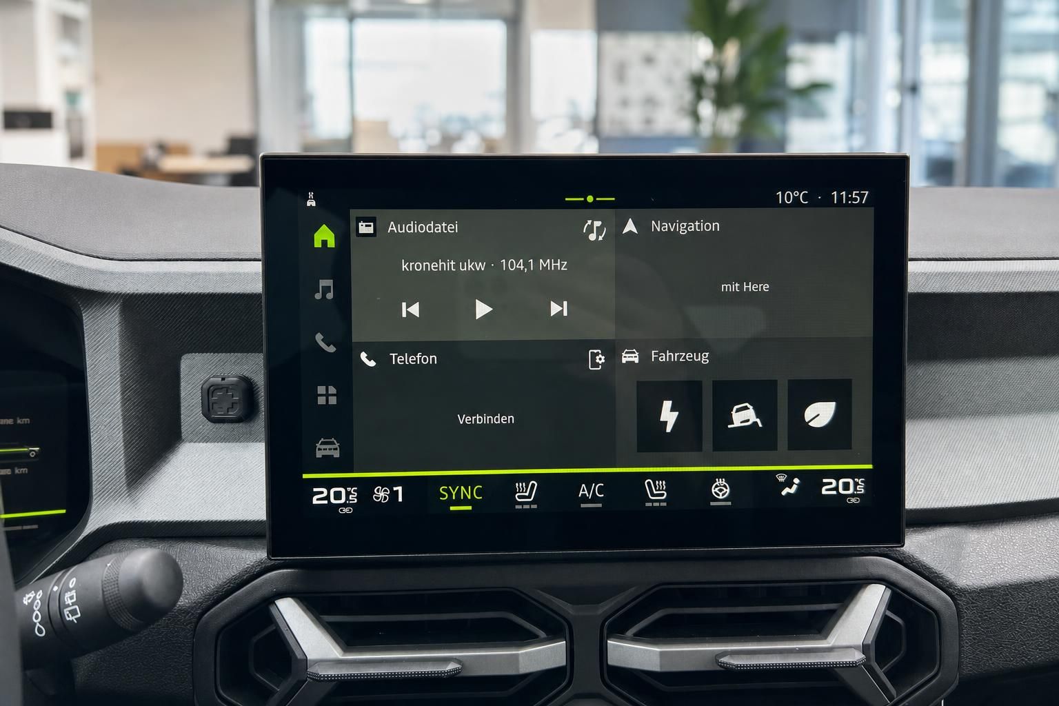 Fahrzeug Infotainment-System mit Touchscreen und Klimaanlage-Bedienung