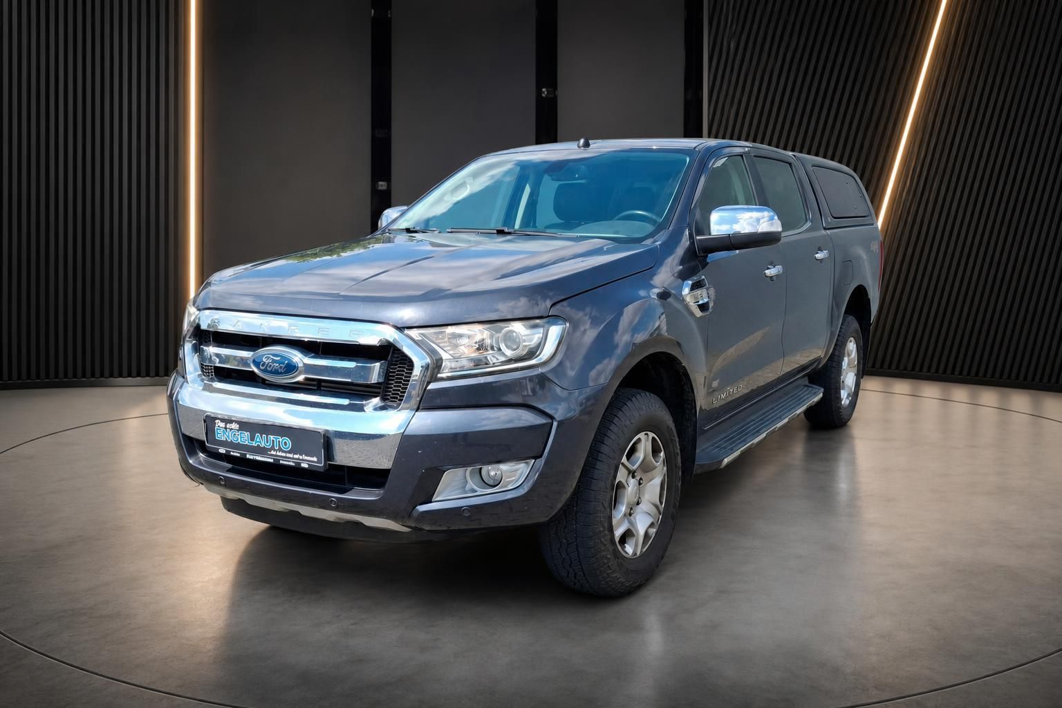 Ford Ranger Limited Pickup grau Frontansicht mit Hardtop-Aufbau