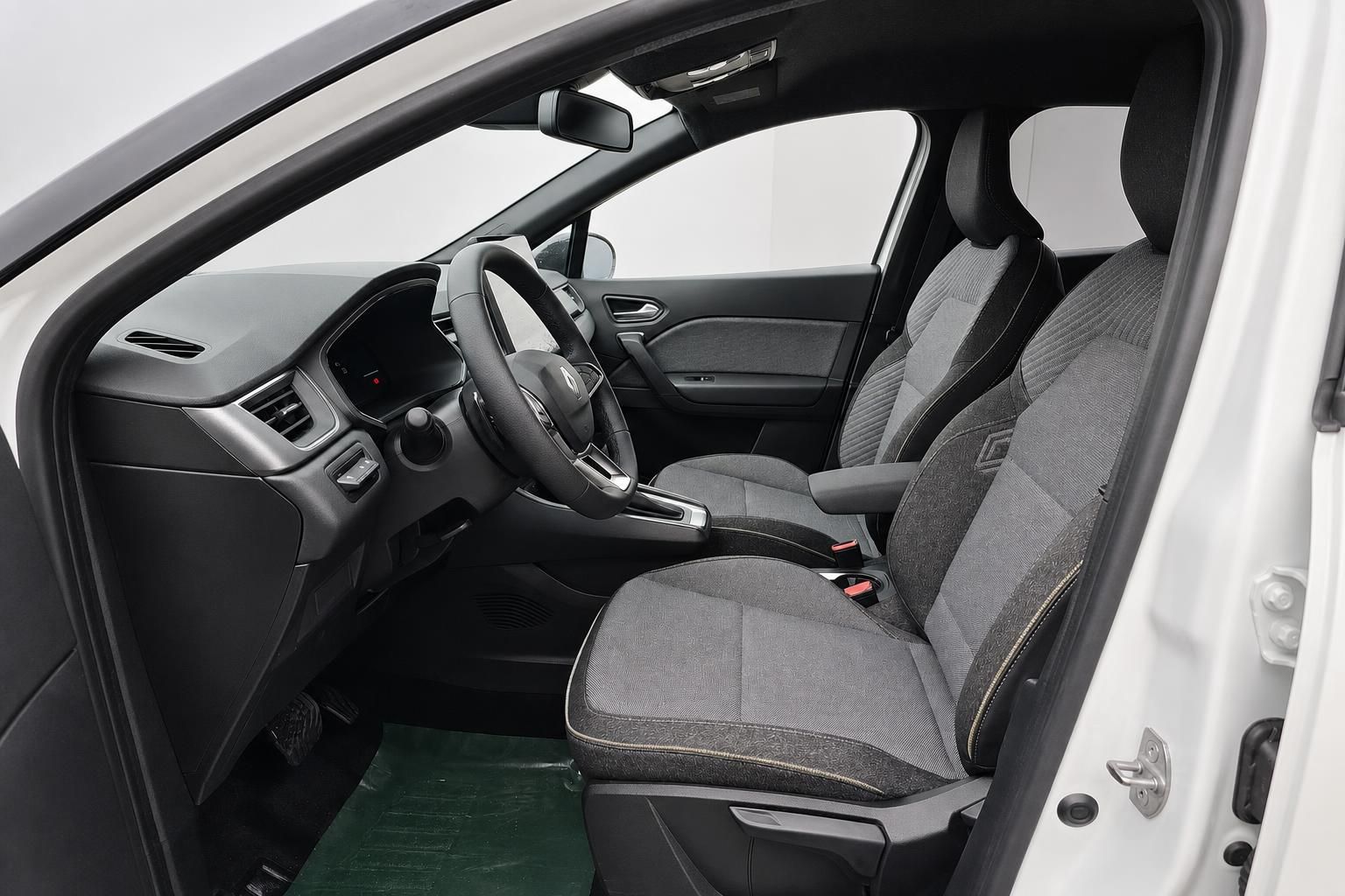 Renault Captur Innenraum, Cockpit und Vordersitze