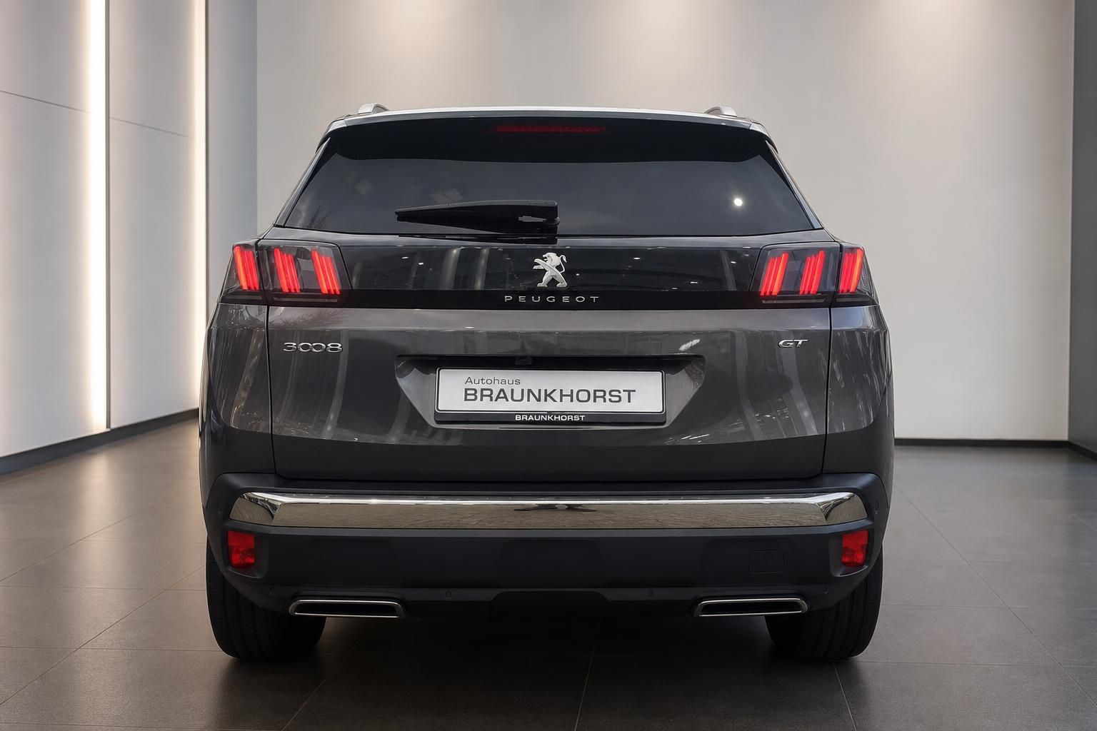 Peugeot 3008 GT Heckansicht mit LED-Rückleuchten in grau