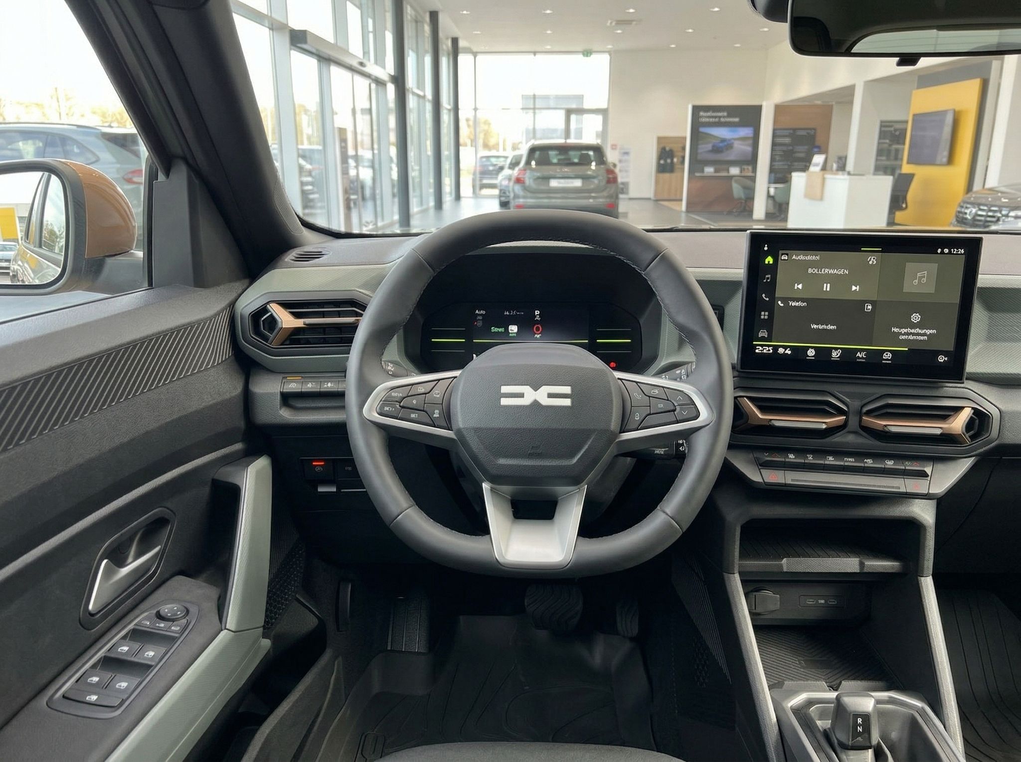 Dacia Duster Cockpit mit Lenkrad, digitalem Kombiinstrument und Infotainment-System