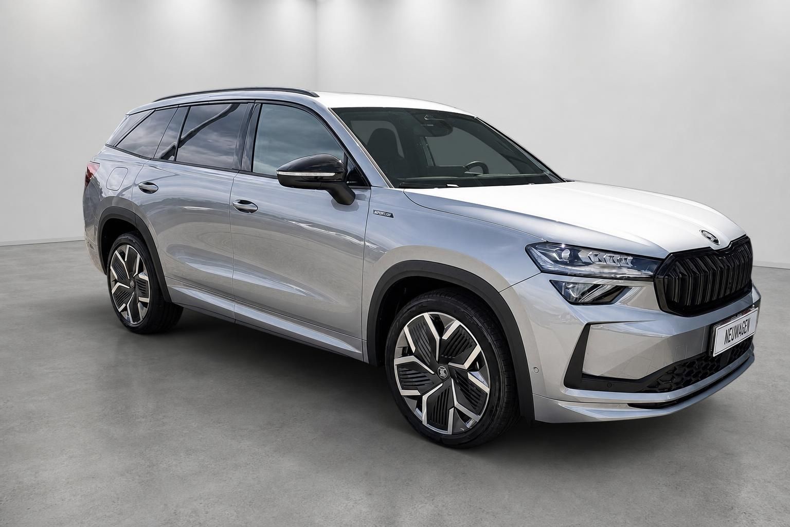 Skoda Kodiaq silber SUV Frontansicht seitlich Neuwagen