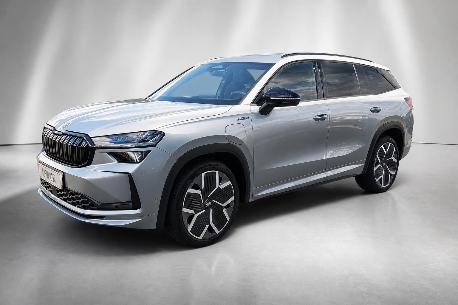Skoda Kodiaq silber SUV Frontansicht seitlich mit Kennzeichen