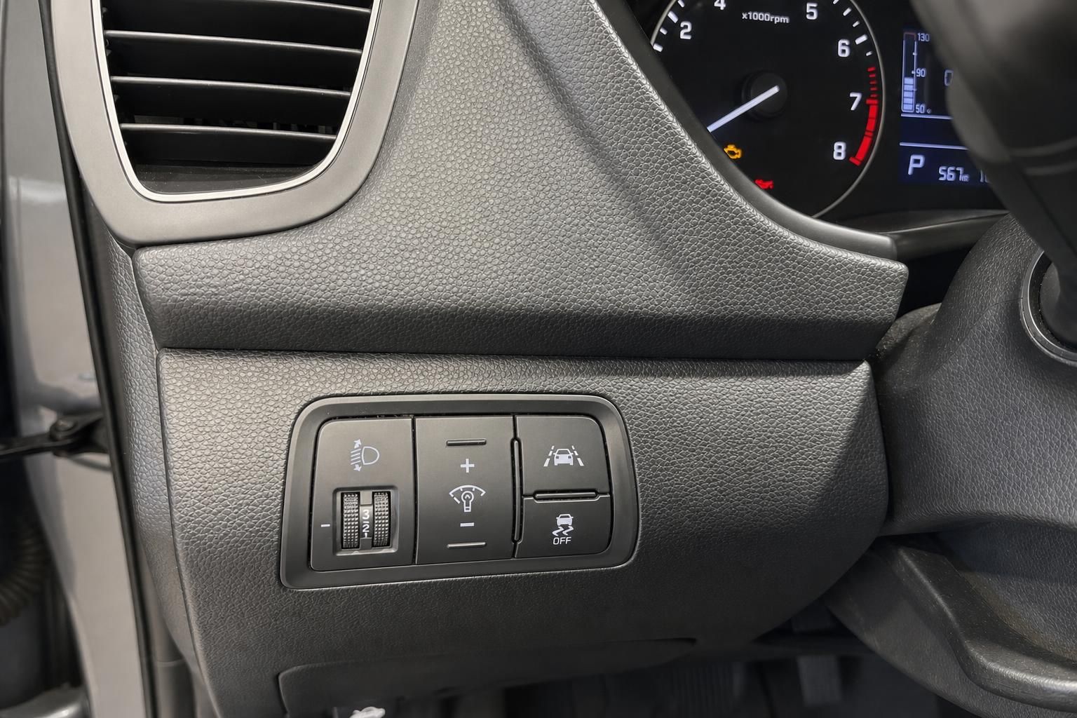 Hyundai i20 Bedienknöpfe für Spurhalteassistent und Licht