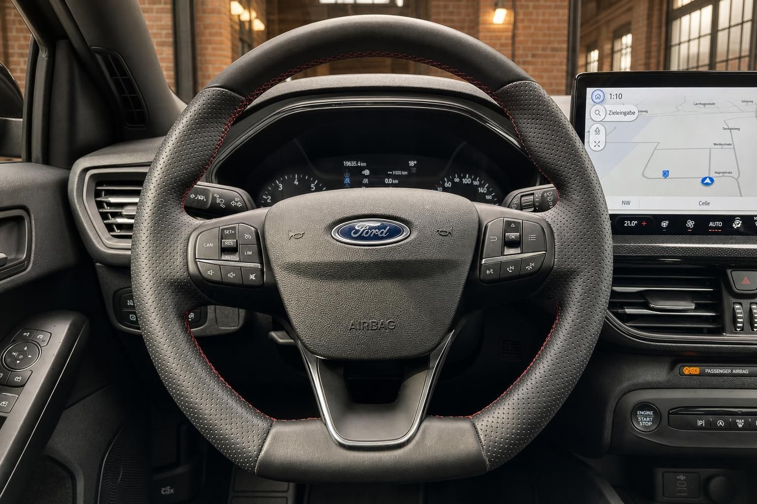 Ford Lenkrad Nahaufnahme mit Bedienelementen und Tacho Display