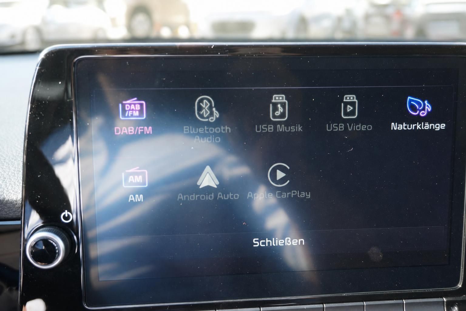 Fahrzeug Infotainment System mit DAB FM Bluetooth Android Auto Apple CarPlay Menü