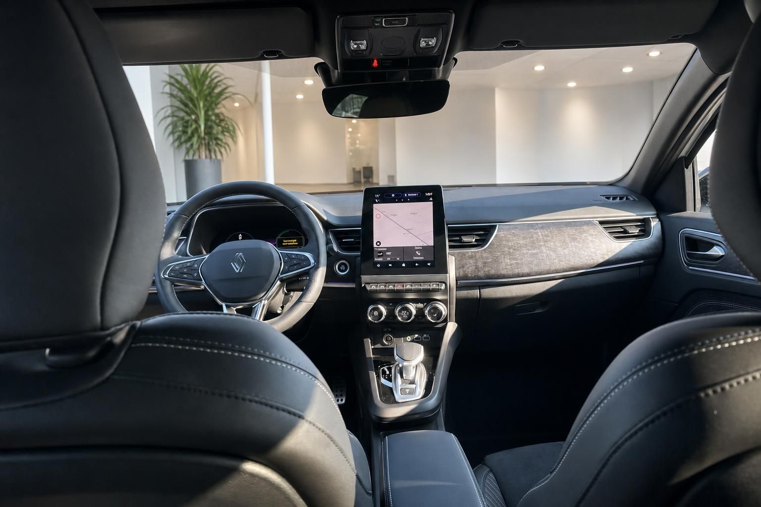 Renault Arkana Innenraum mit digitalem Cockpit, Touchscreen und schwarzer Lederausstattung