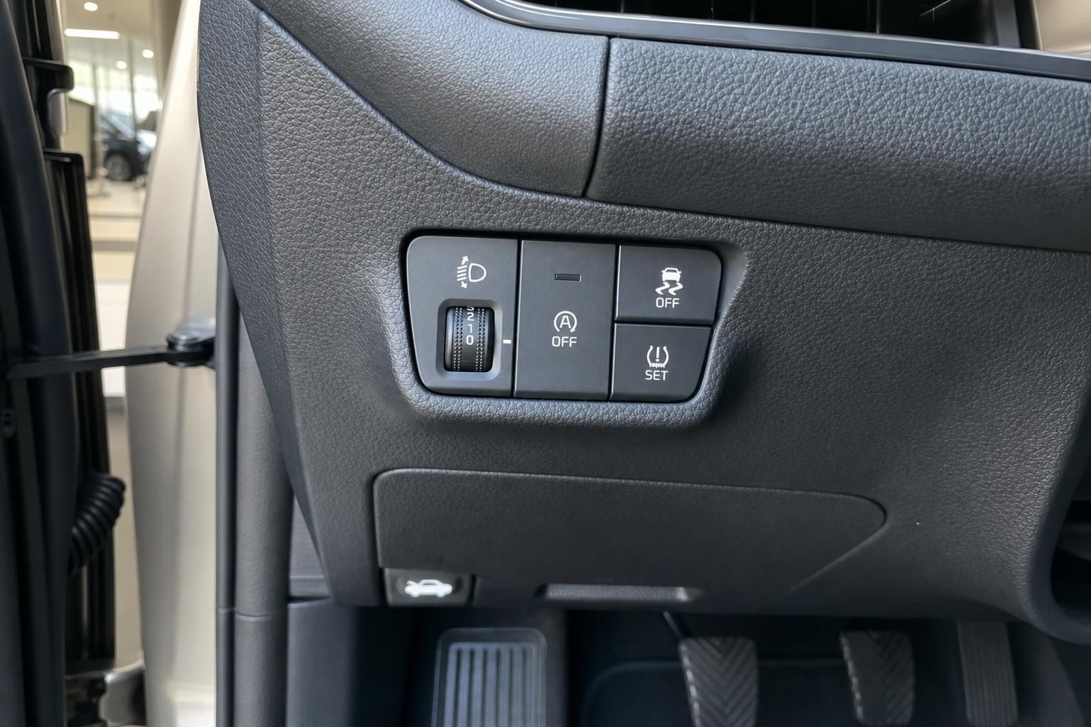Kia Bedienelemente fuer Scheinwerfer und Fahrassistenz im Detail