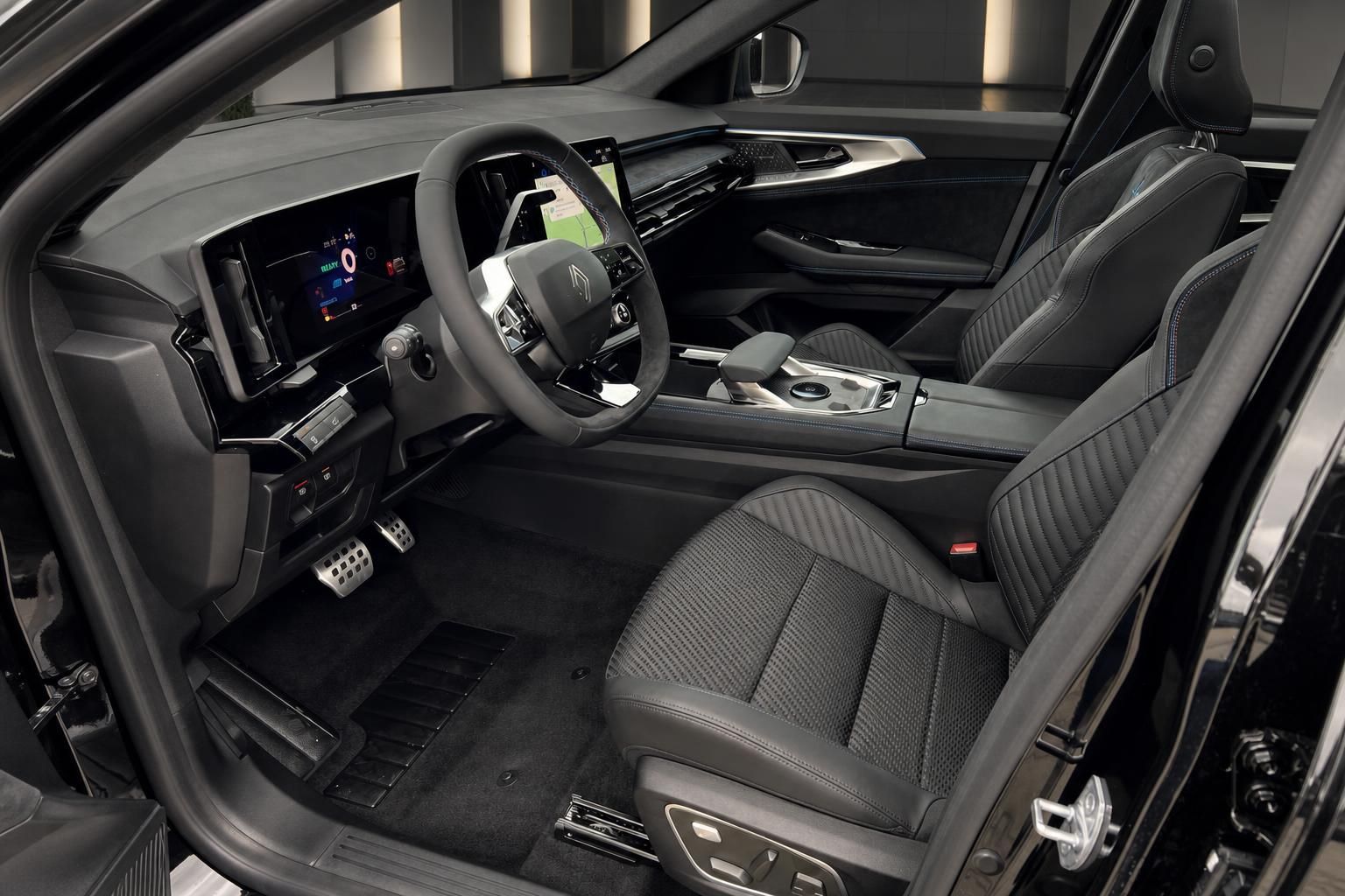 Renault Austral Interieur mit Sitzen und digitalem Cockpit