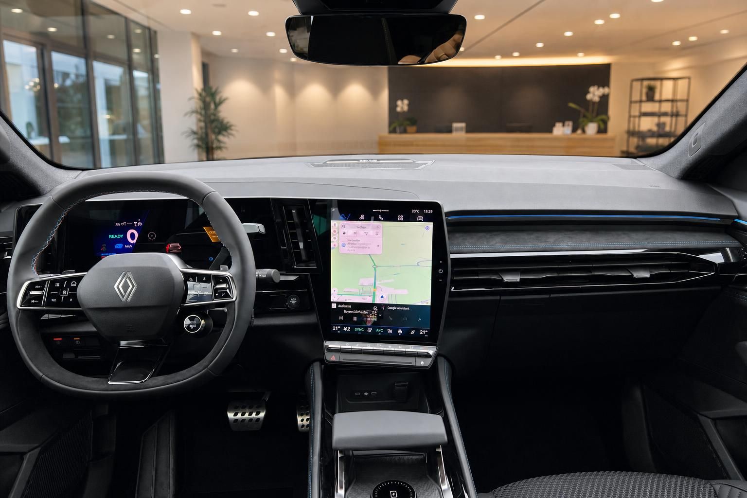 Renault Austral Innenraum mit Cockpit und Navigationsdisplay