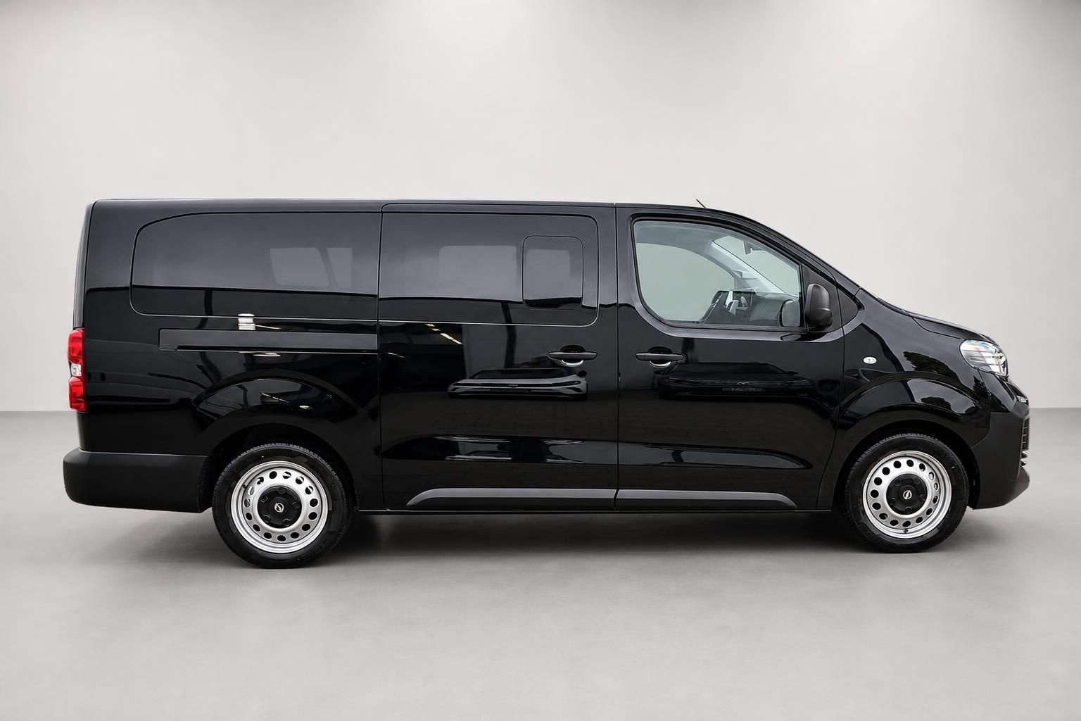 Opel Vivaro schwarz Seitenansicht Kastenwagen Neuwagen