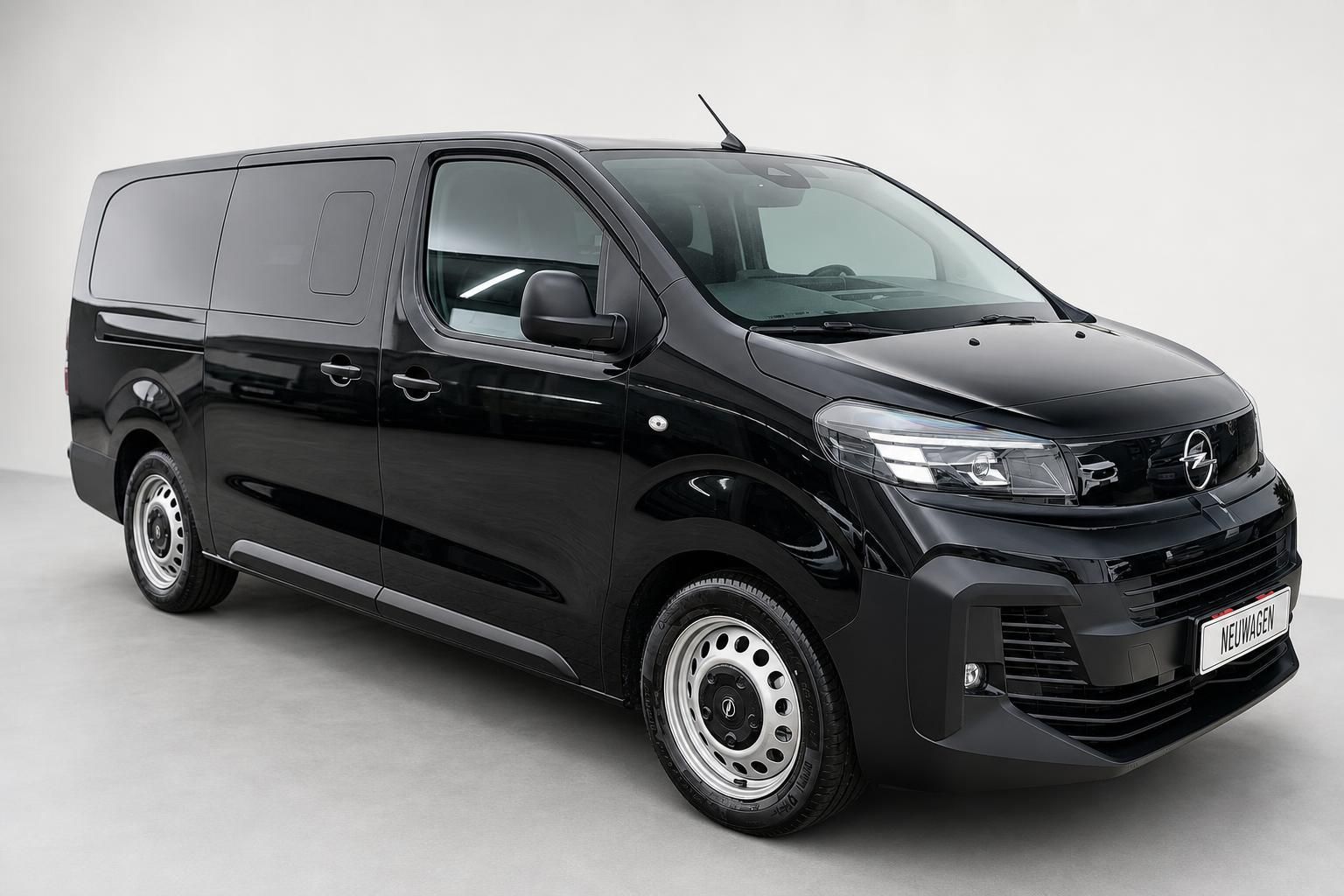 Opel Vivaro schwarz Frontperspektive Neuwagen Transporter