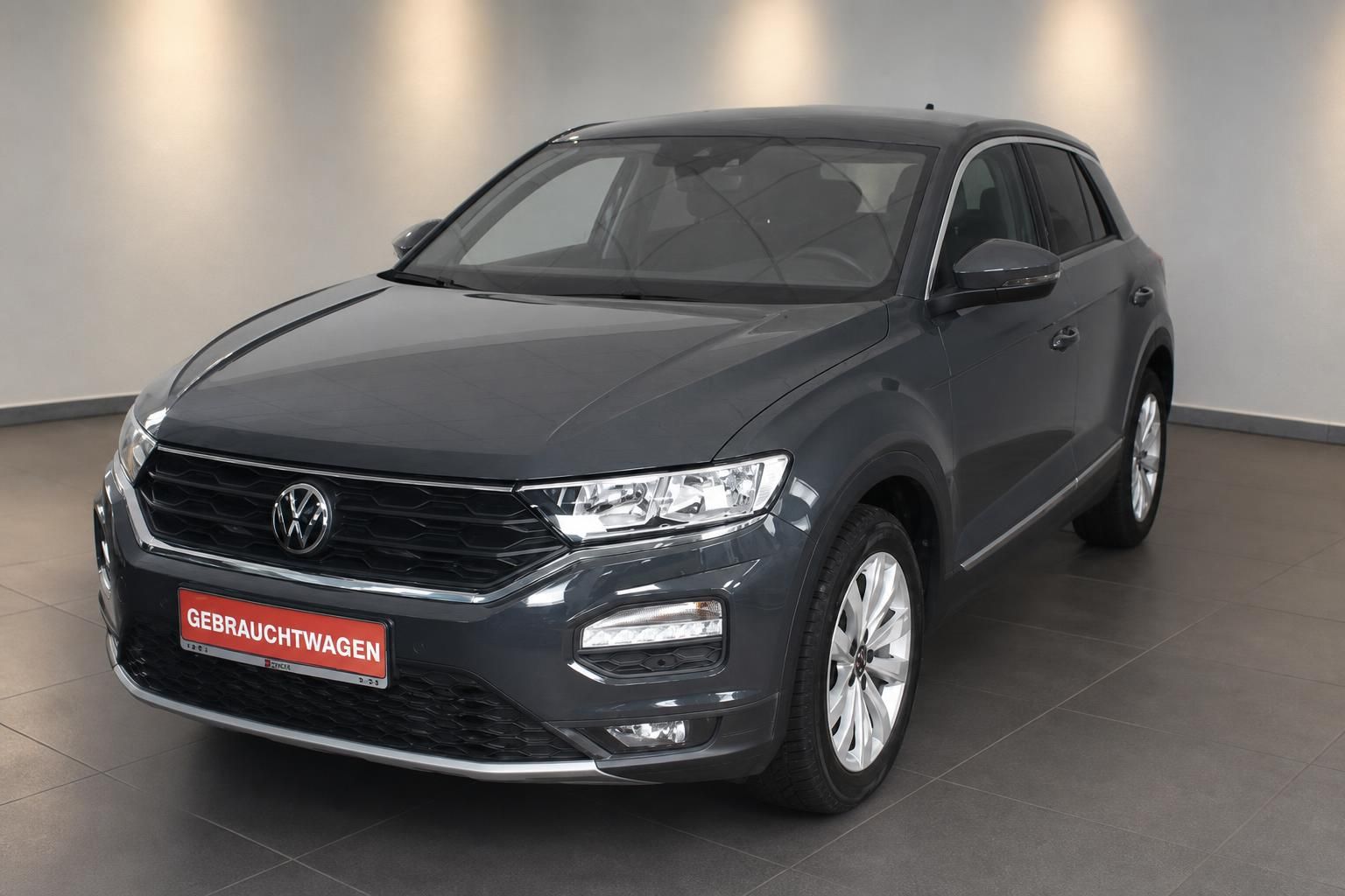 Volkswagen T-Roc grau Frontansicht schräg rechts Gebrauchtwagen Händler