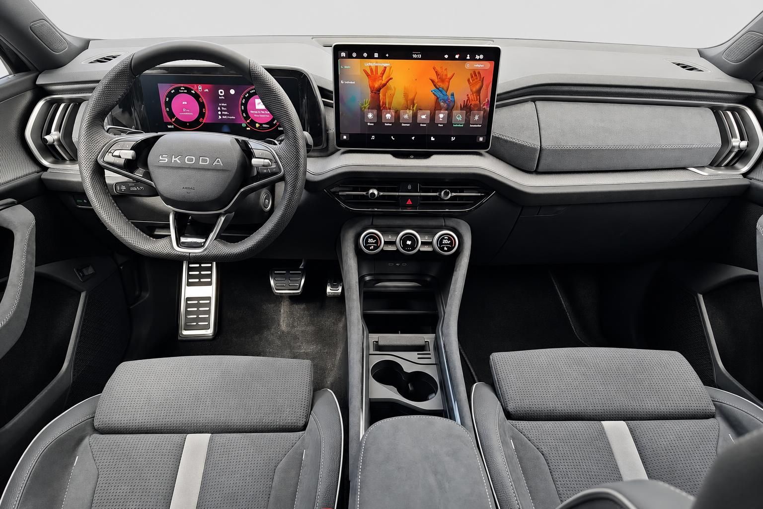 Skoda Cockpit mit Lenkrad und digitalem Infotainment-Display