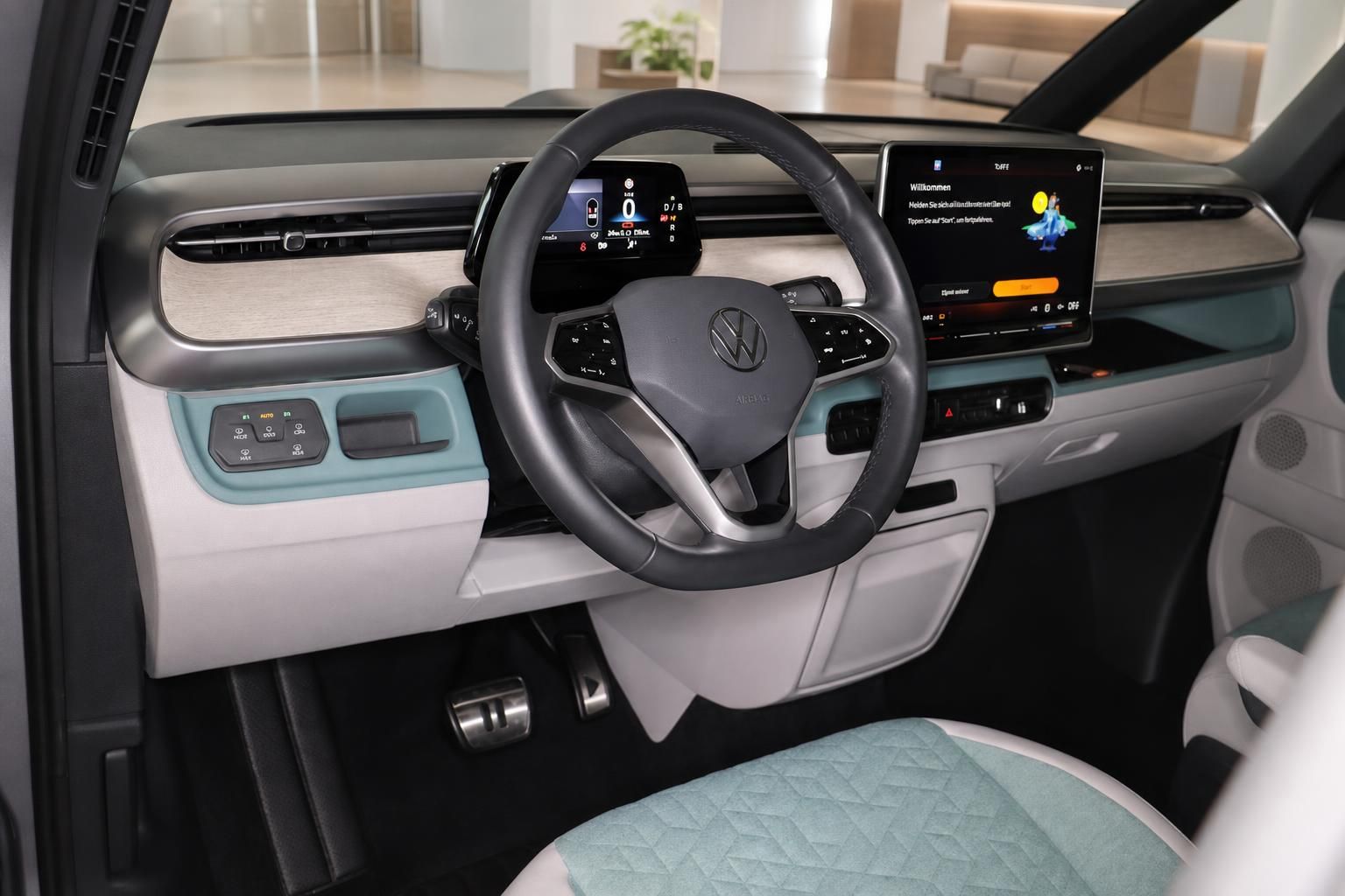 Cockpit VW mit Lenkrad, Digitaltacho und Infotainment-Bildschirm
