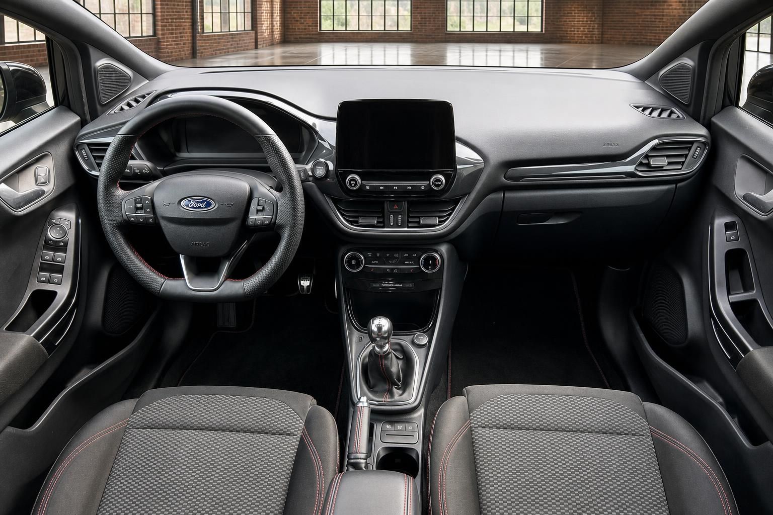 Ford Fiesta Cockpit von vorne: Armaturenbrett, Lenkrad und Sitze