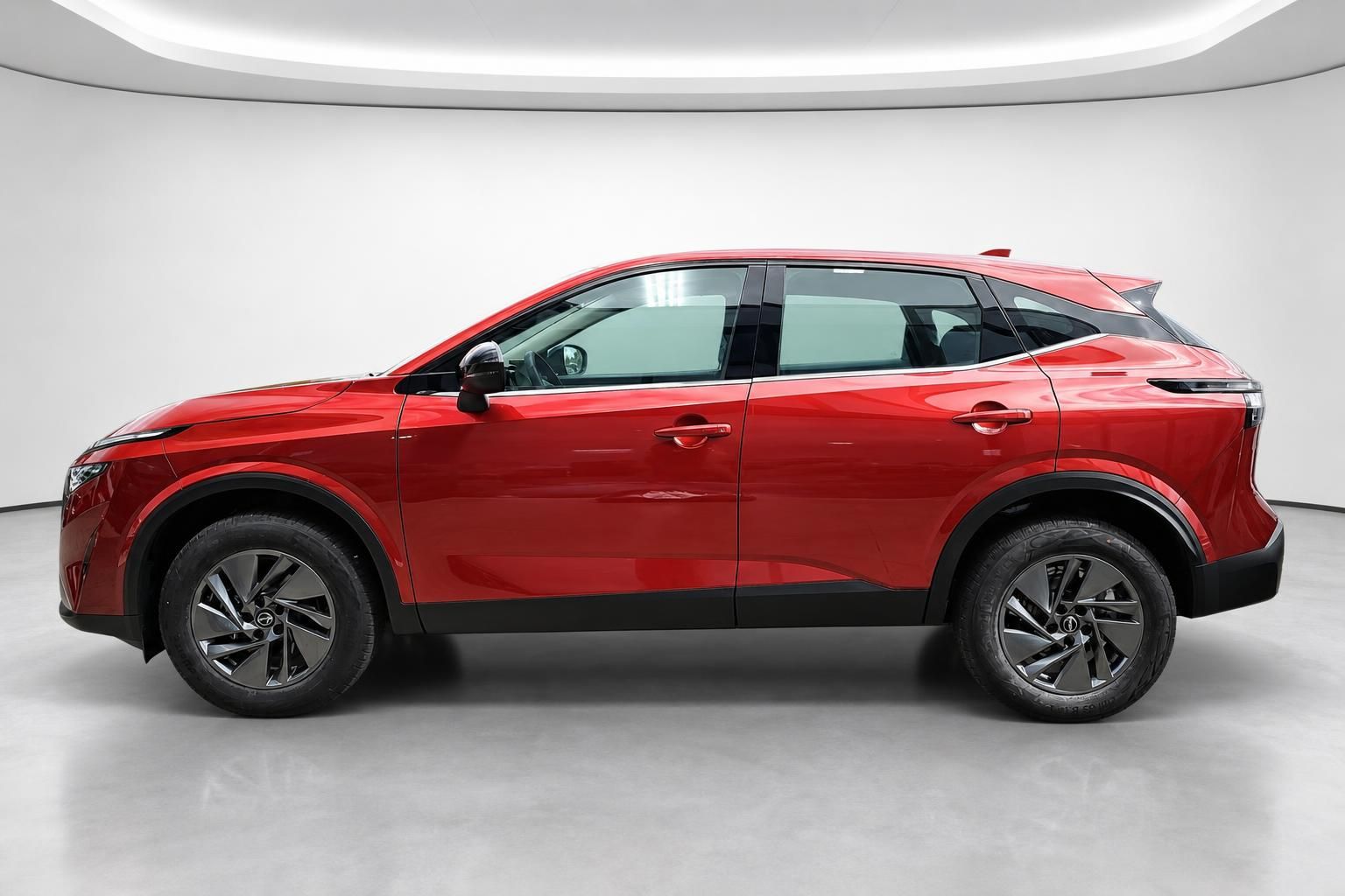 Nissan Qashqai rot Seitenansicht Neuwagen im Studio