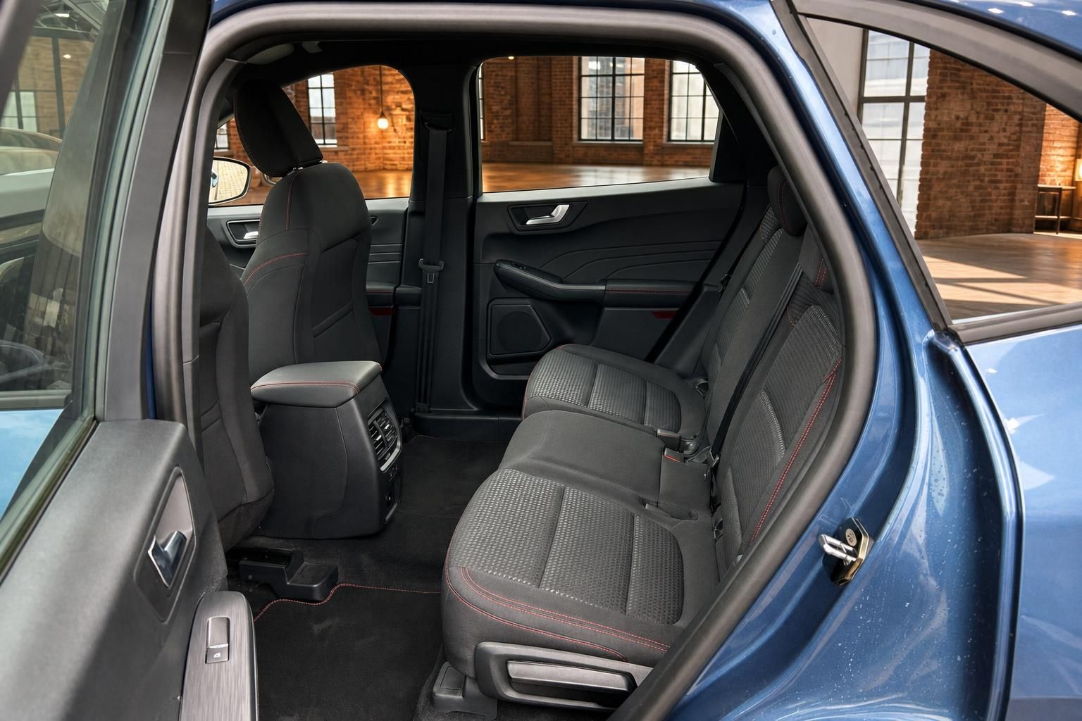 Ford Rücksitze mit Sitzheizung und Beinfreiheit im Fond