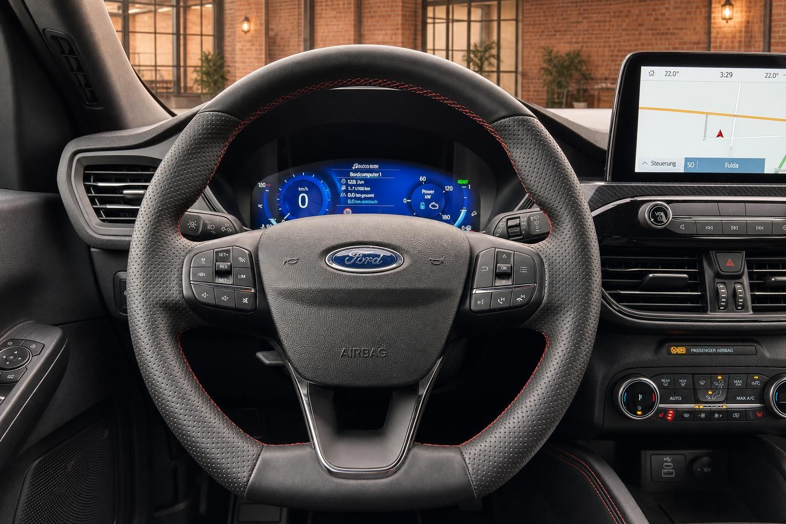Ford Lenkrad Nahaufnahme mit digitalem Tacho und Display
