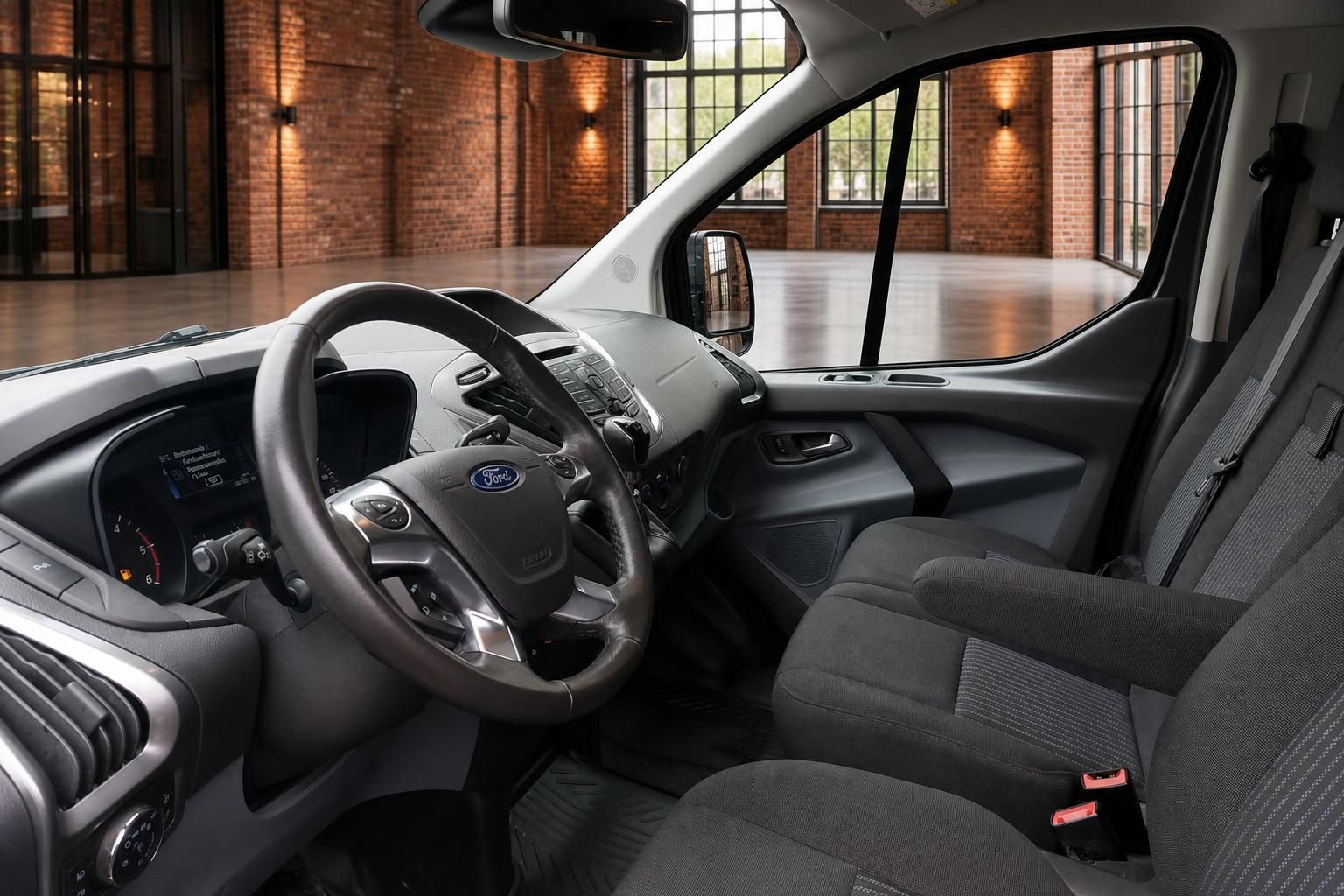 Ford Transit Innenraum – Lenkrad, Armaturenbrett und Fahrersitz