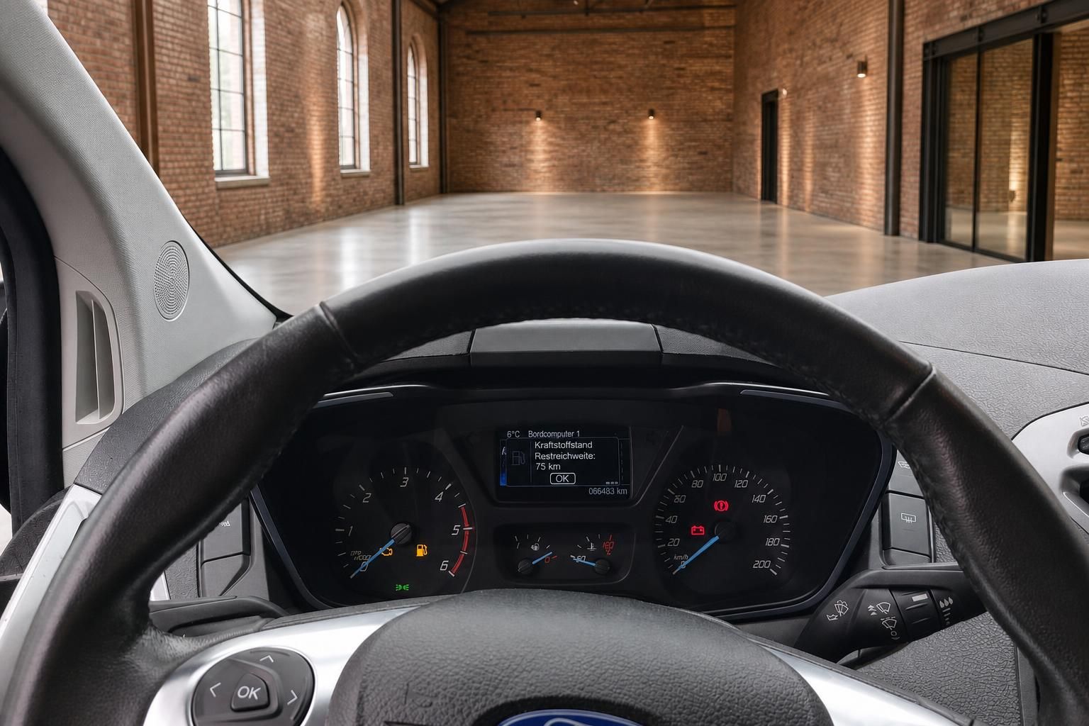 Ford Transit Lenkrad und Tacho mit Bordcomputer Anzeige