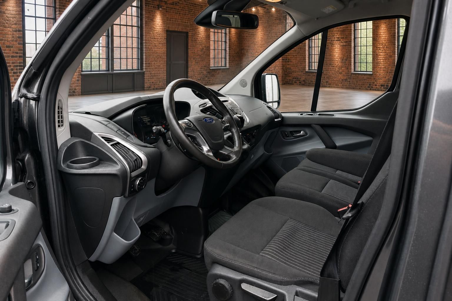 Ford Transit Custom Innenraum – Cockpit und Fahrersitz Ansicht