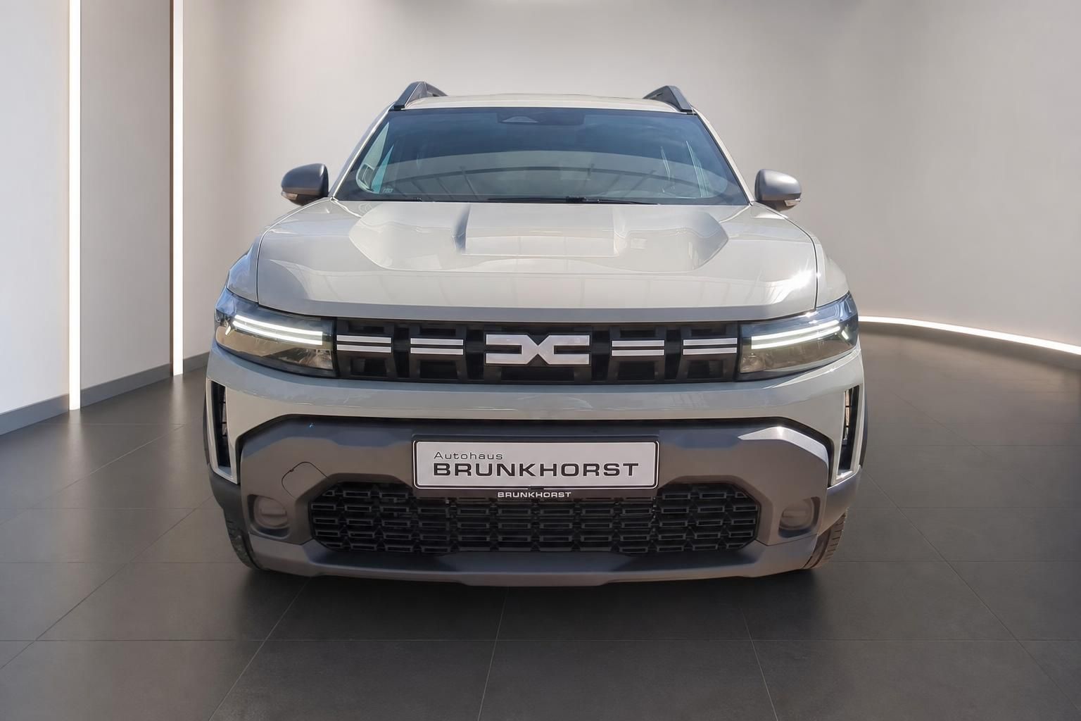 Dacia Duster Frontansicht grau Autohaus Brunkhorst LED-Scheinwerfer