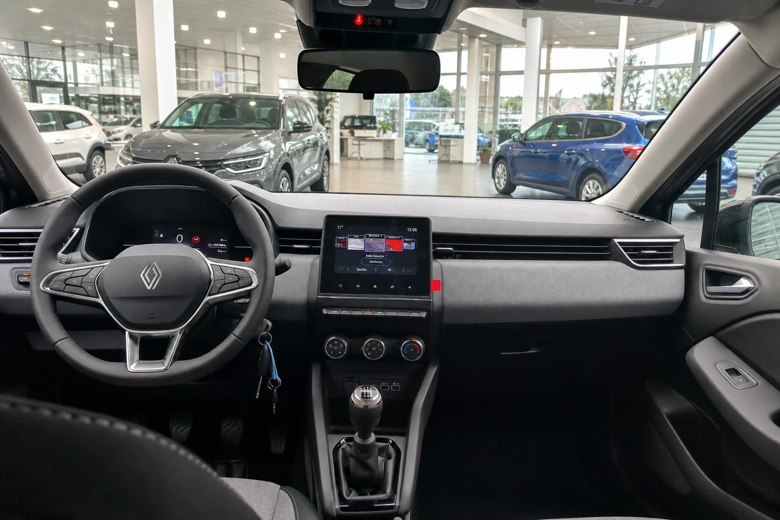 Renault Clio Cockpit Armaturenbrett Lenkrad Touchscreen Infotainment Klimabedienung