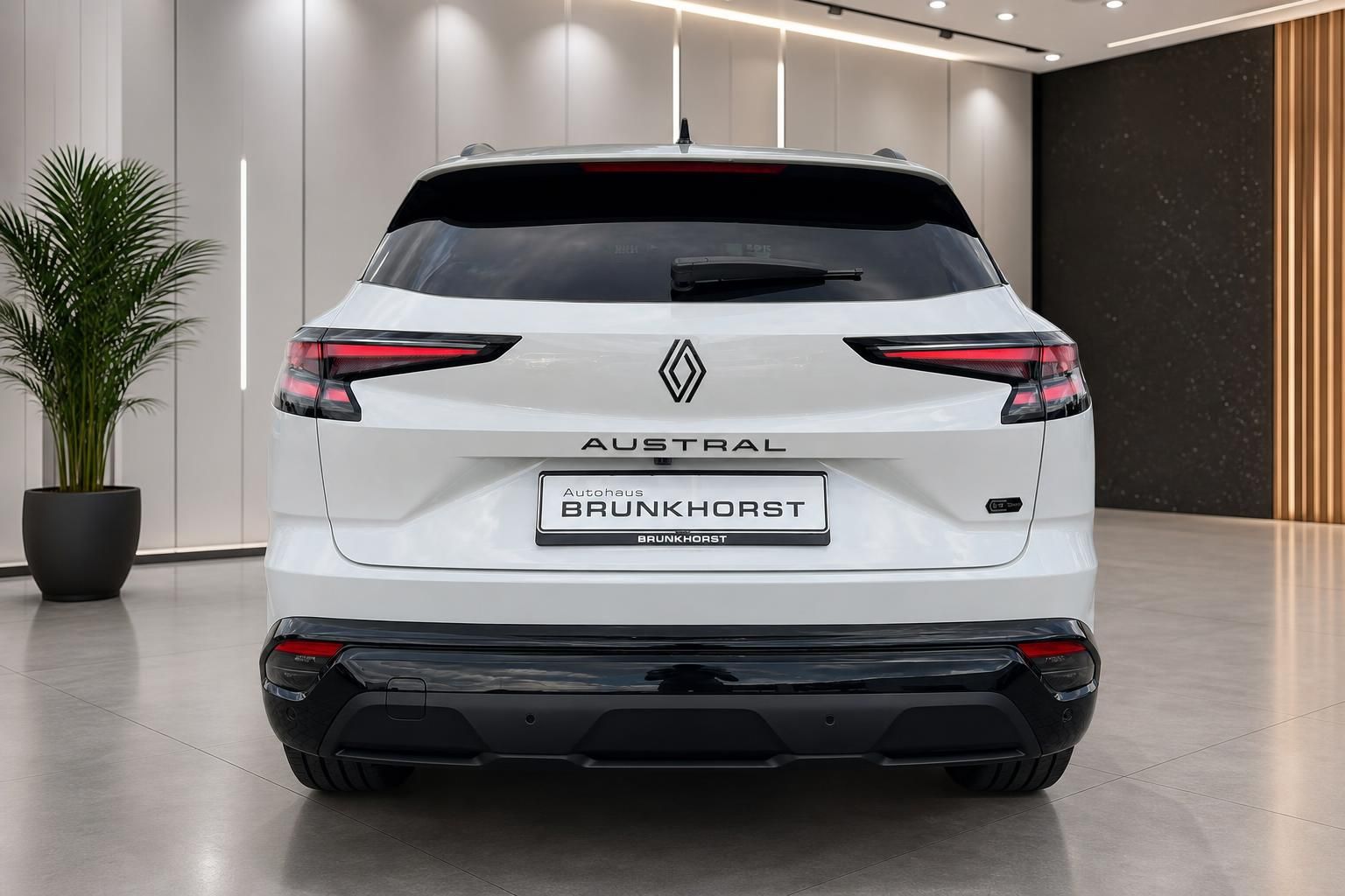 Renault Austral weiß Heckansicht im Autohaus Brunkhorst Showroom