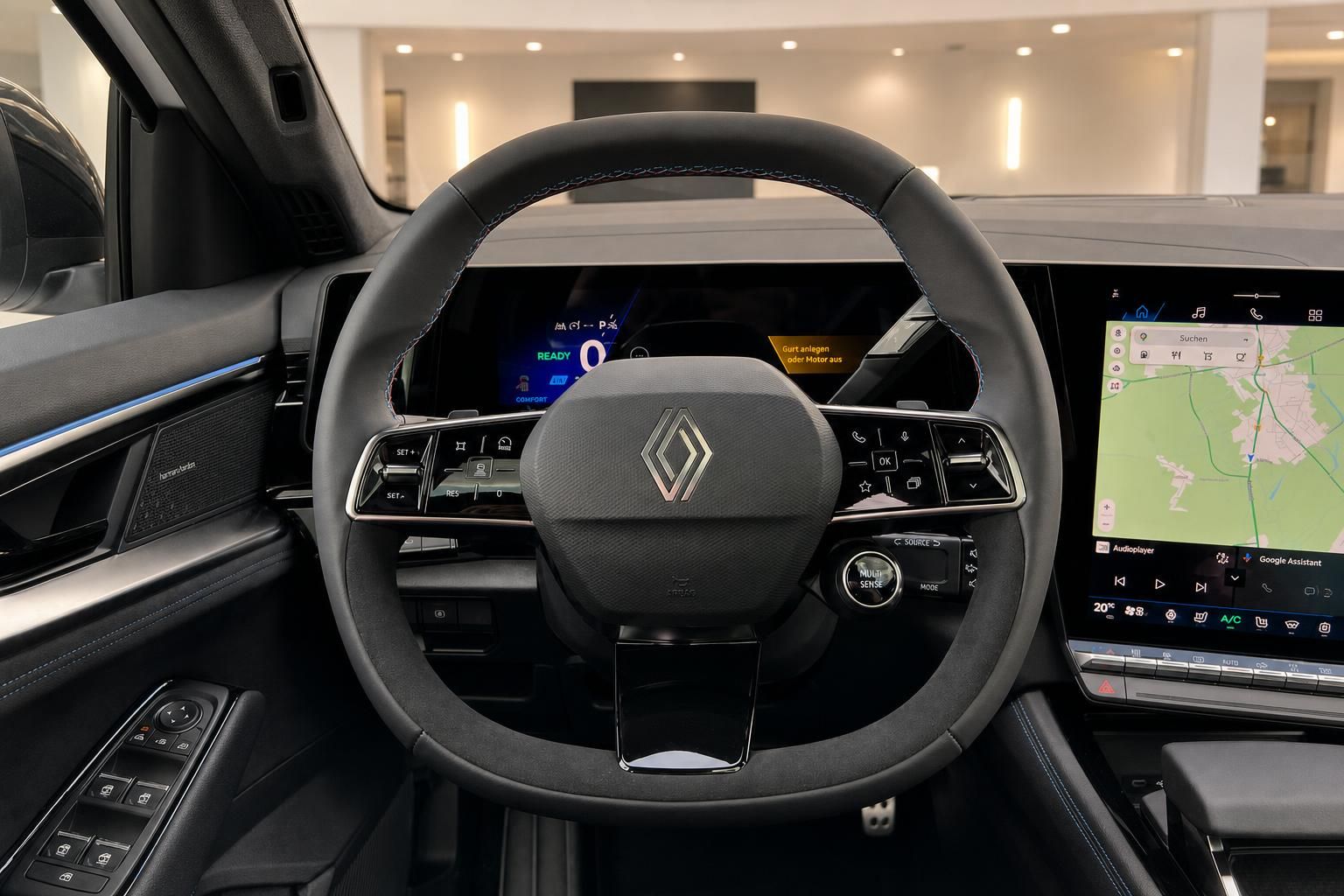 Renault Lenkrad mit Multifunktionstasten und digitalem Cockpit-Display