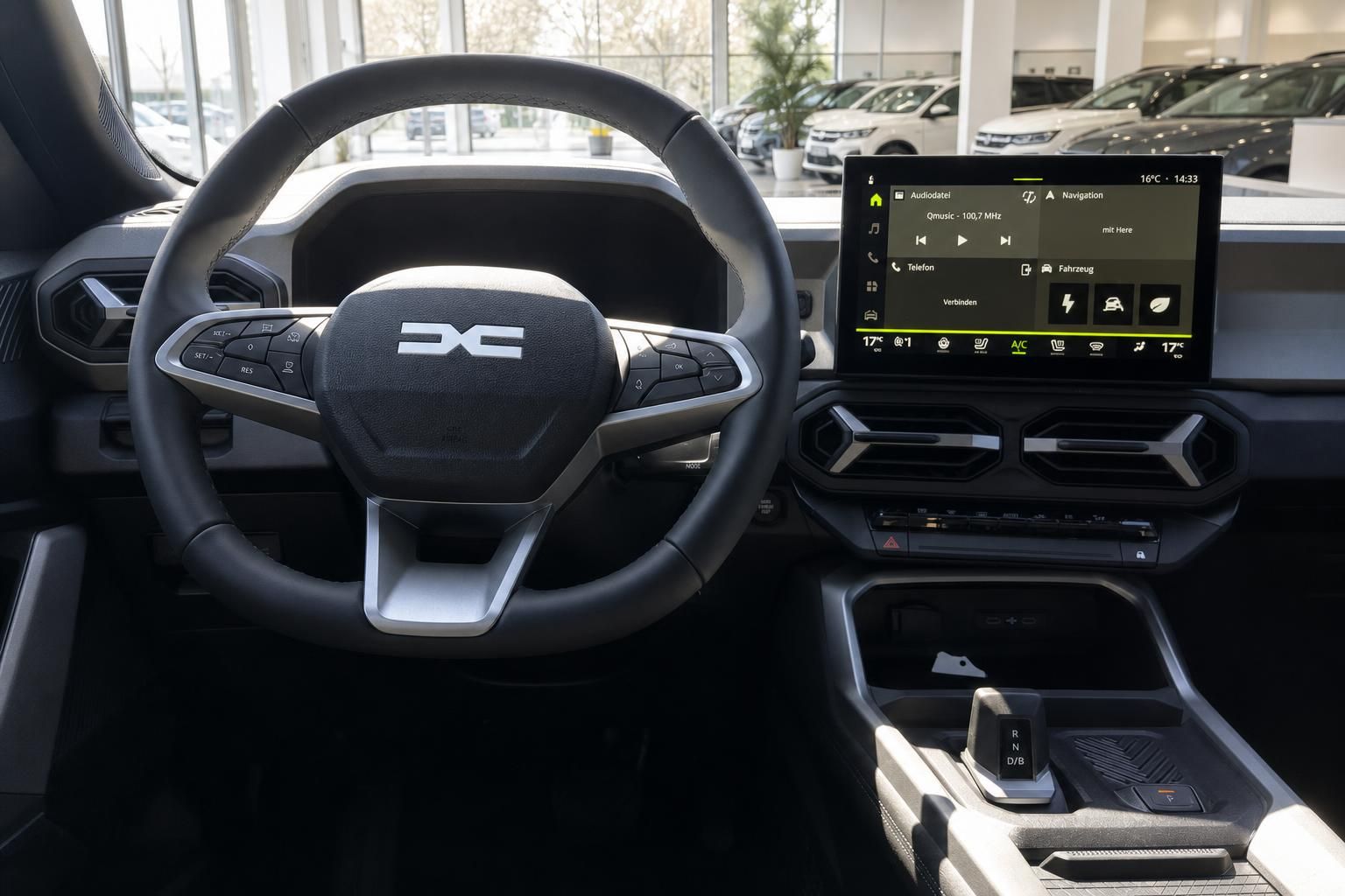 Dacia Bigster Cockpit mit Lenkrad und Touchscreen-Infotainment System