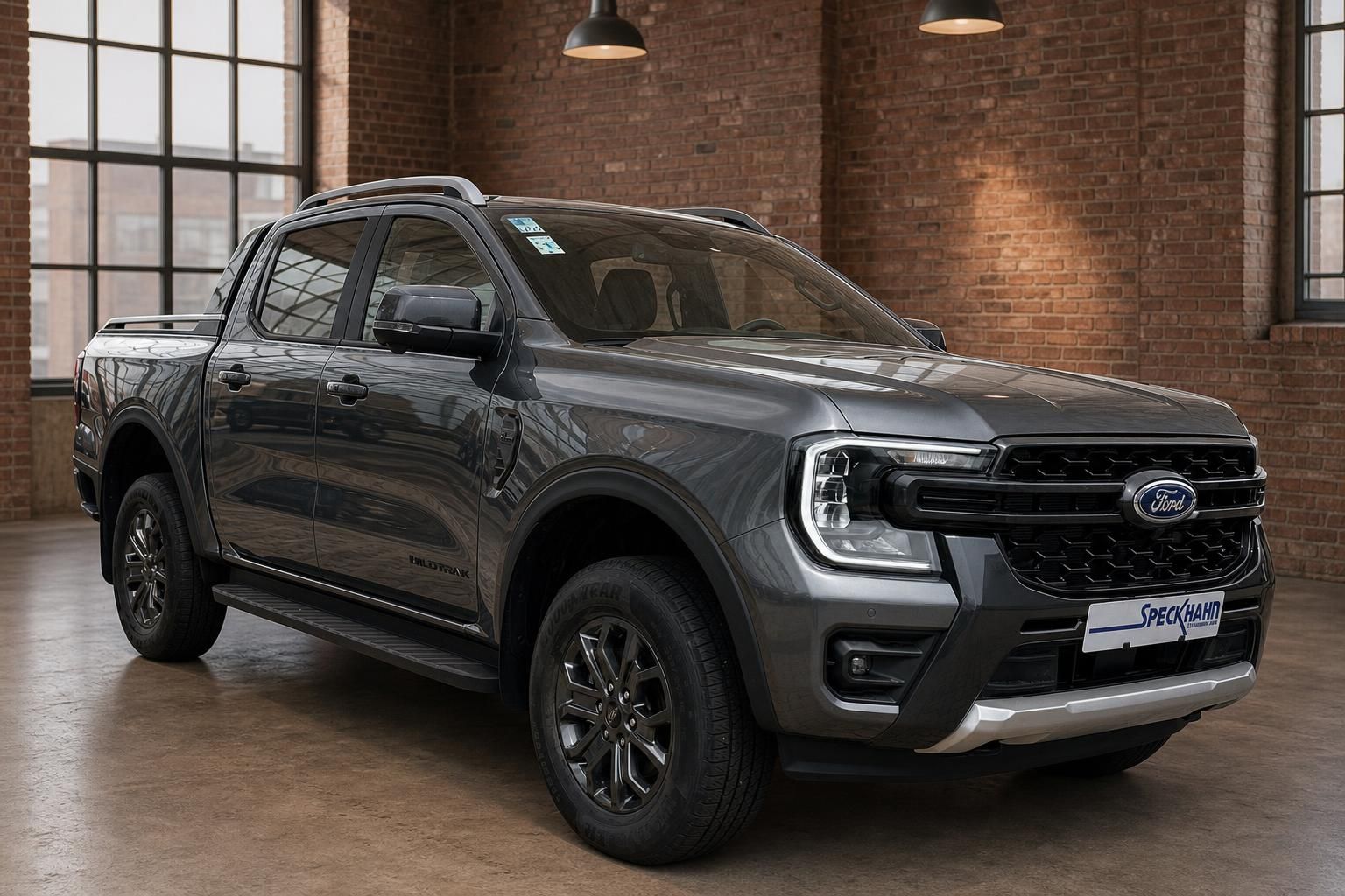 Ford Ranger Wildtrak grau, Frontansicht schraeg im Autohaus