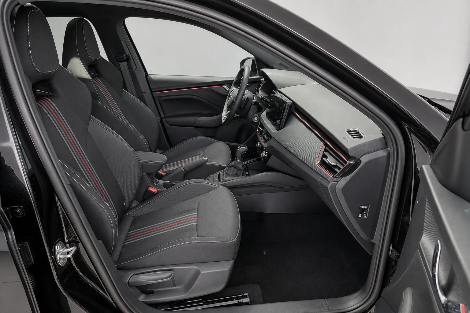 Innenraum Skoda Kamiq Vordersitze und Cockpit Detail